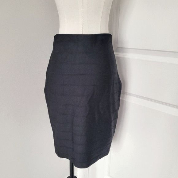 Joseph Ribkoff Essentials Bodycon Pencil Skirt Size 28" / US 6 / IT 42 - 12 Thumbnail