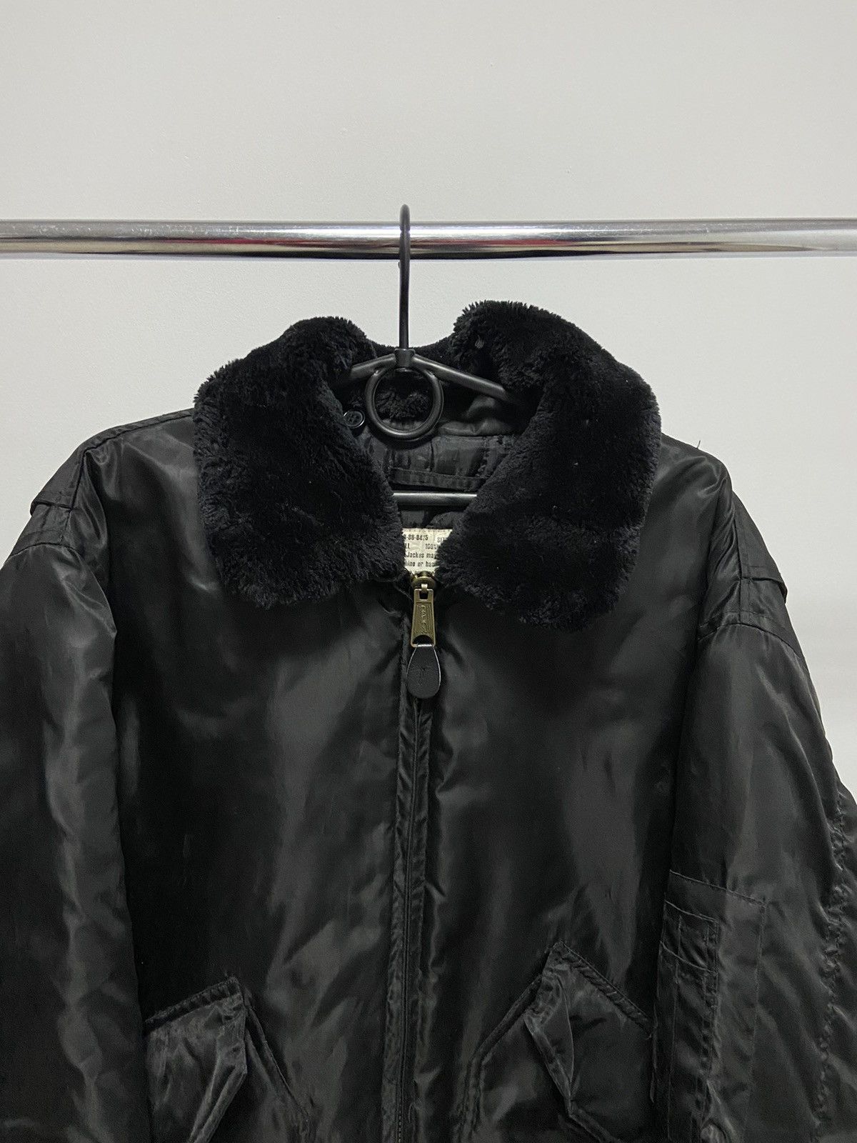 Vintage Ma-1 Bomber flyers Jacket fur neck vintage Size US XL / EU 56 / 4 - 2 Thumbnail