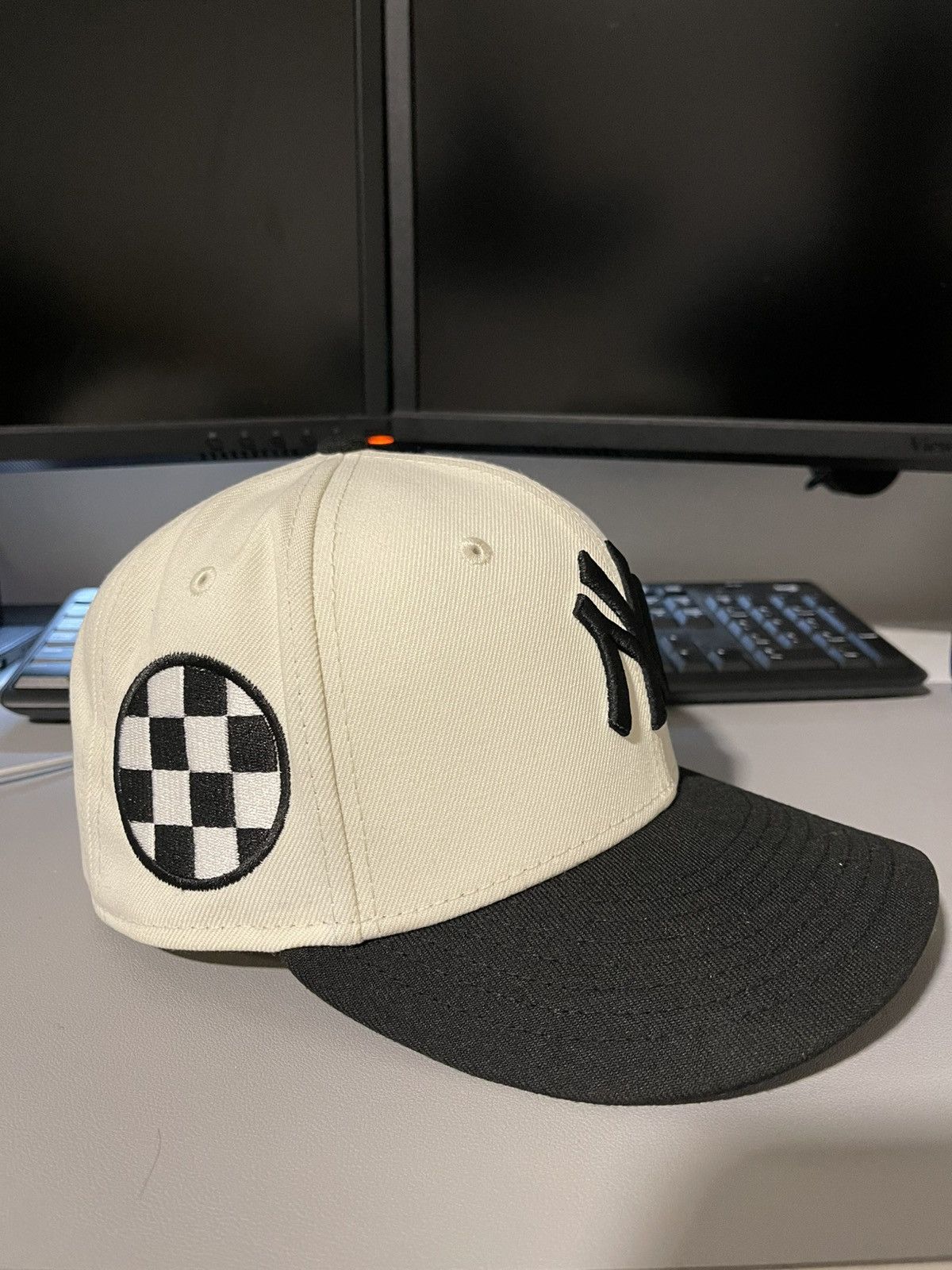New Era NewEra 59fifty New York Yankees Fitted Hat 71/4 Wht/Blk Lids Size ONE SIZE - 2 Thumbnail