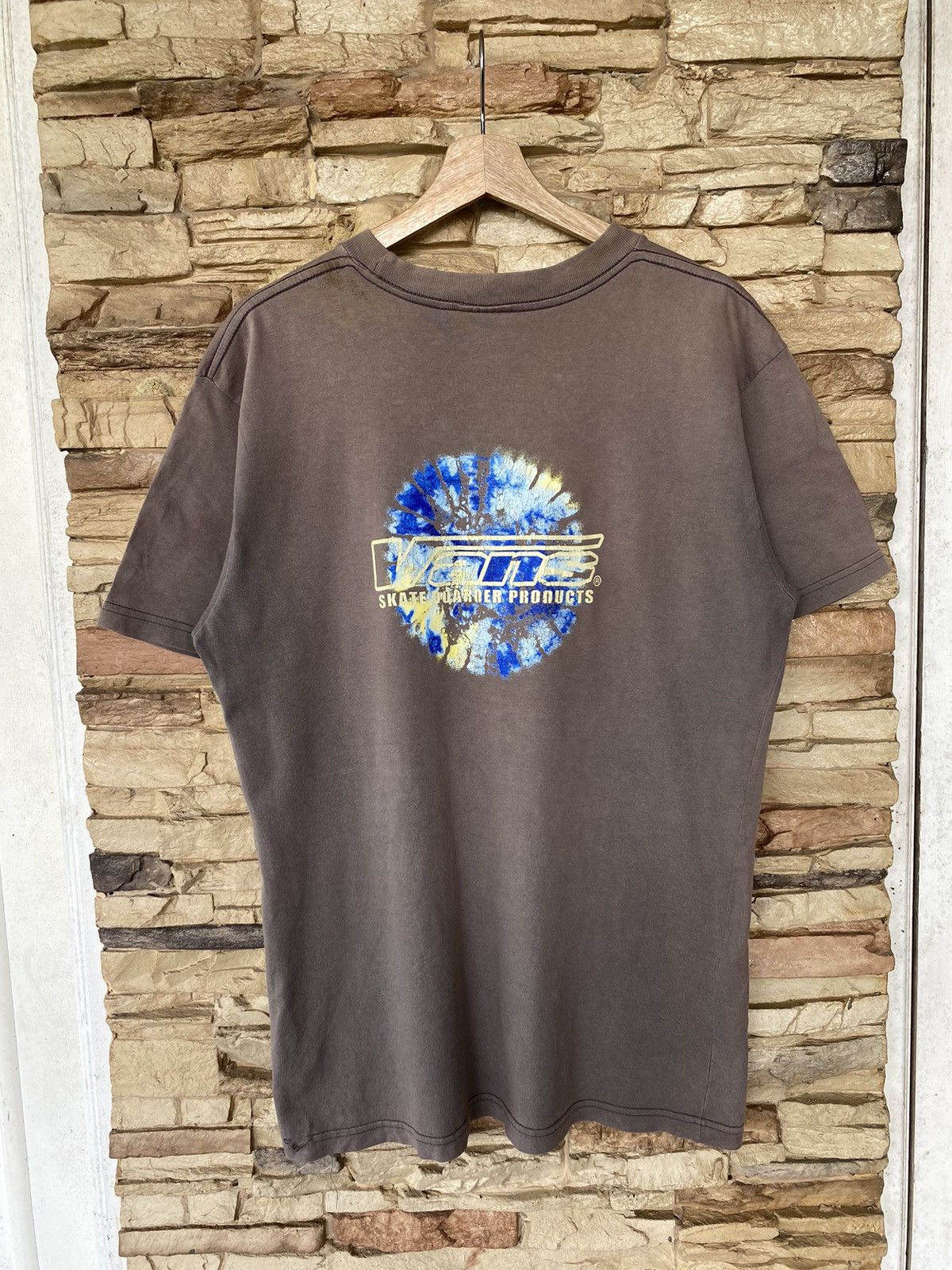 Vintage Vintage Vans 90s Backhit Print Tees Distressed Faded Size US L / EU 52-54 / 3 - 1 Thumbnail