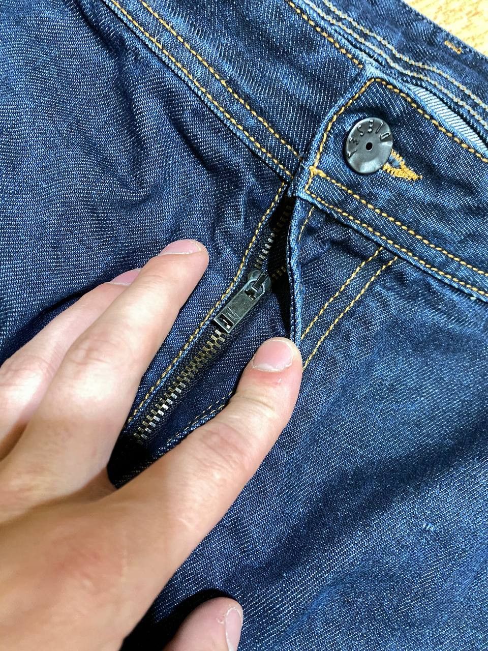 Diesel DIESEL KROOLEY Men’s Straight Fit Denim Jeans Everyday Wear Size US 34 / EU 50 - 11 Thumbnail