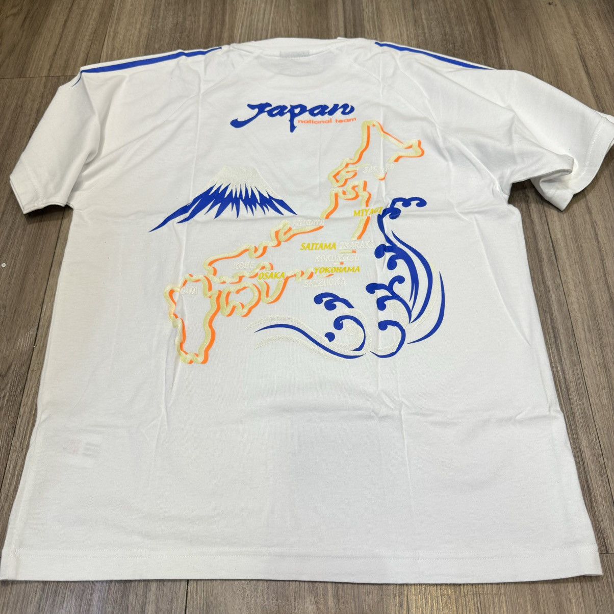 Adidas Japan 2004 vintage tee (bnwt) Size US S / EU 44-46 / 1 - 2 Thumbnail