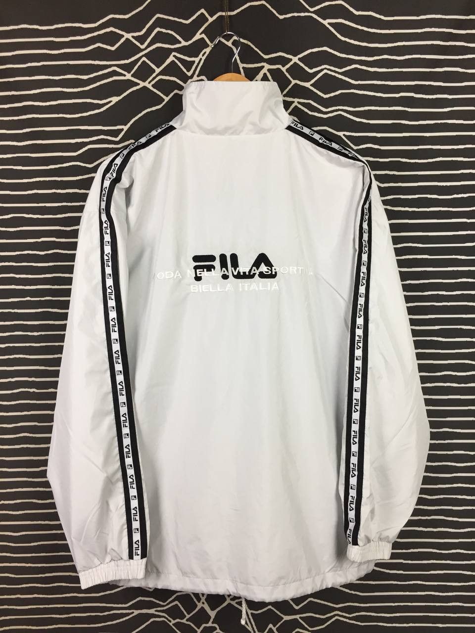 Fila Vtg FILA Biella Italia Side Tape Windbreaker Jacket Size US L / EU 52-54 / 3 - 1 Thumbnail