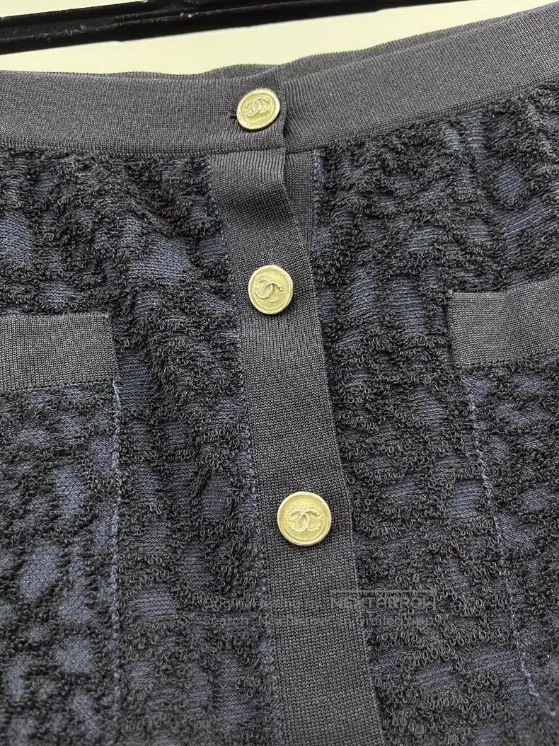 Chanel Chanel Blue relief camelia skirt Size 25" / US 0 / IT 36 - 2 Thumbnail