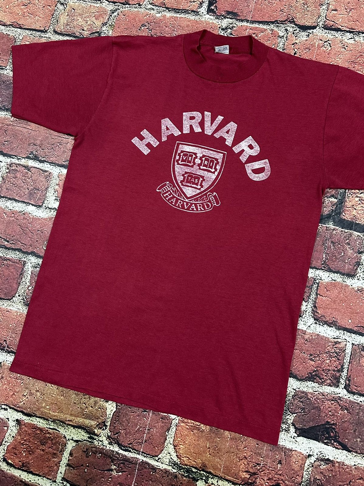 NCAA Vintage Harvard University Crest T-Shirt Single Stitch 80s Size US L / EU 52-54 / 3 - 3 Thumbnail