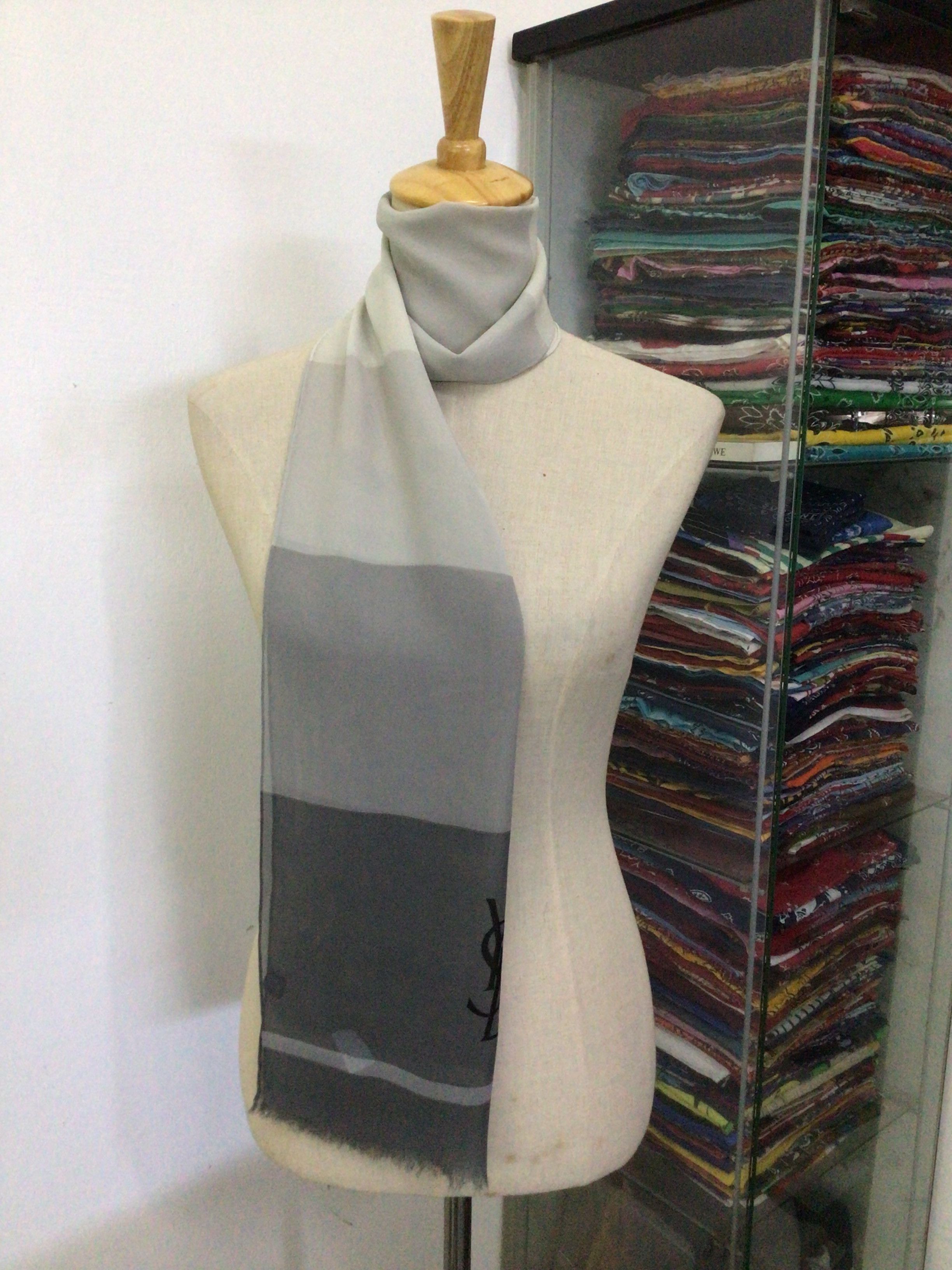 Vintage × Yves Saint Laurent Vintage Yves Saint Laurent Silk Scarf Size ONE SIZE - 1 Thumbnail