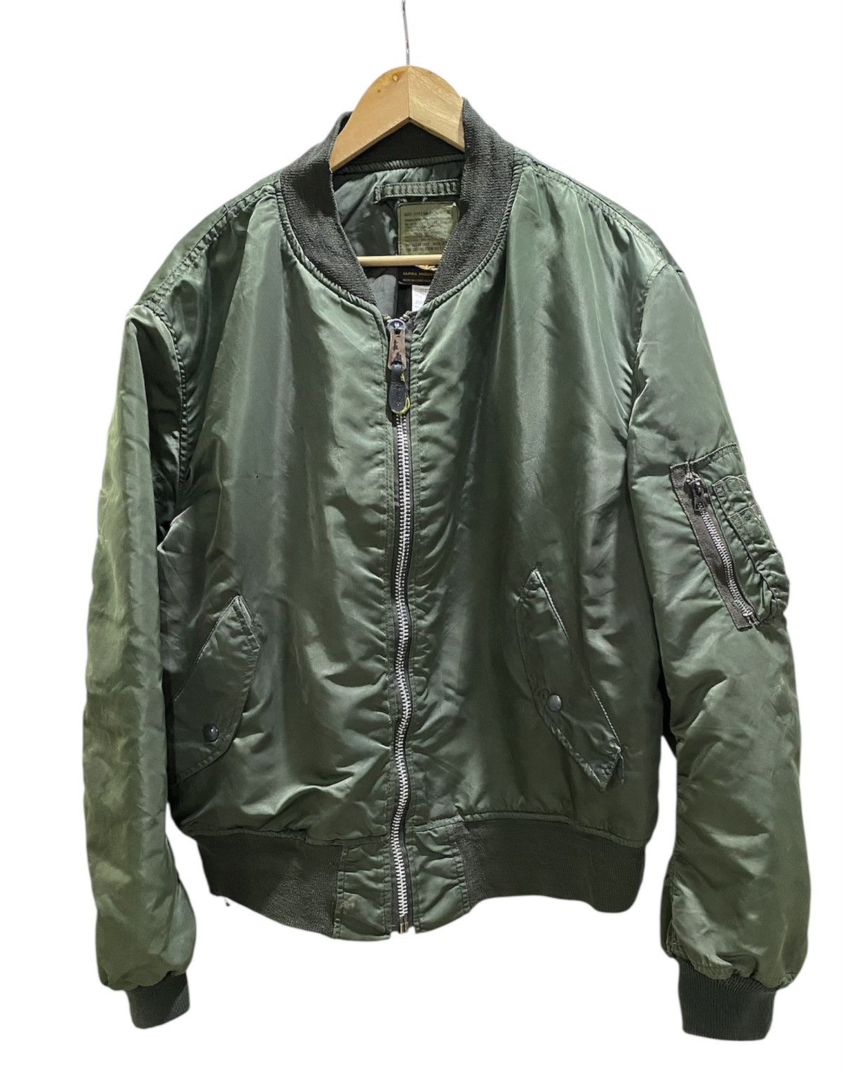 Alpha Industries Vintage Alpha industries Ma-1 Bomber Jacket Olive Green Size US XL / EU 56 / 4 - 1 Thumbnail
