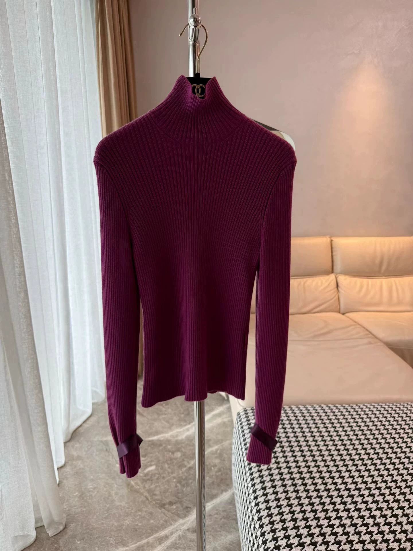 Chanel Chanel 100% Cashmere Sweater Size 38 Size S / US 4 / IT 40 - 1 Thumbnail