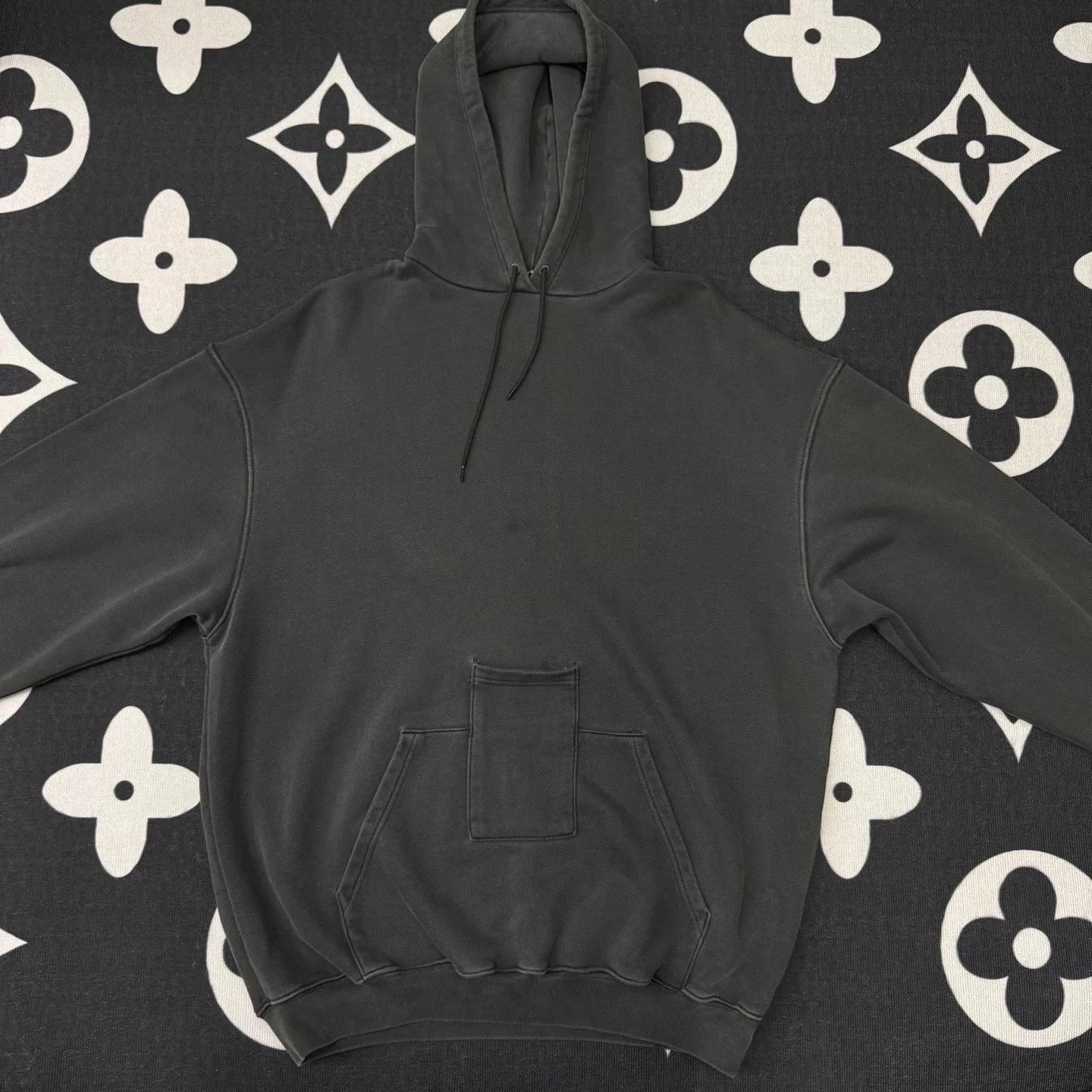 Balenciaga Balenciaga Washed Black Hoodie Size US S / EU 44-46 / 1 - 1 Thumbnail