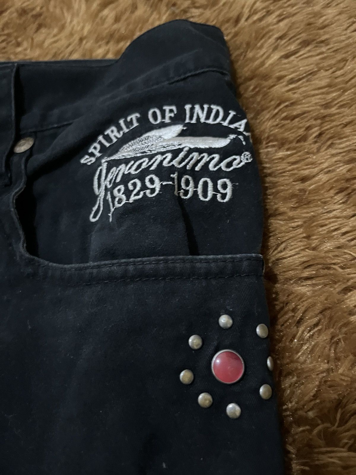 Japanese Brand 2001 GERONIMO LEGEND RUGGED SPIRIT OF INDIAN Shortspants Size US 34 / EU 50 - 2 Thumbnail