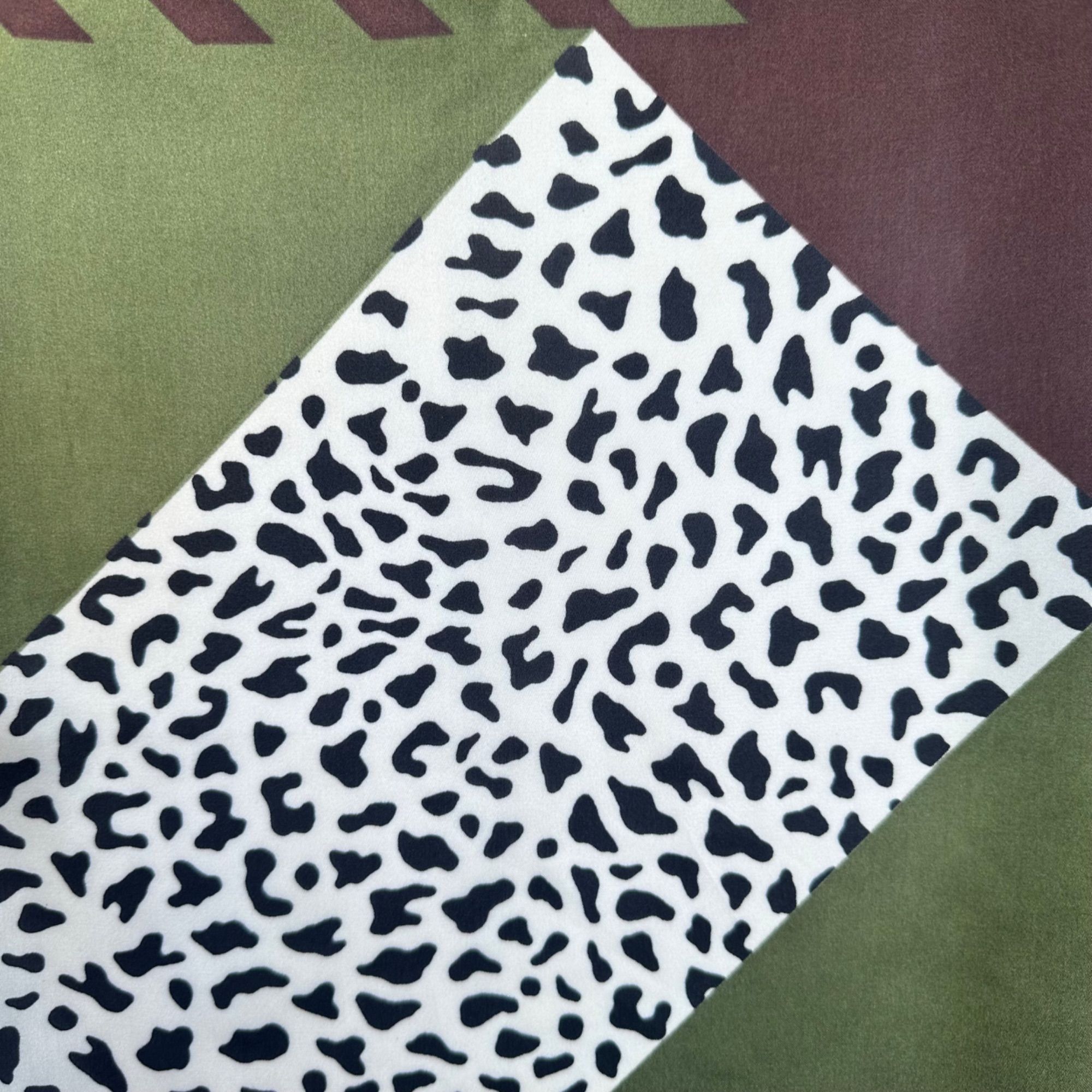 Other ✨Elegant Bandana Square Silky Scarf BLACK Green Animal Print Size ONE SIZE - 5 Thumbnail