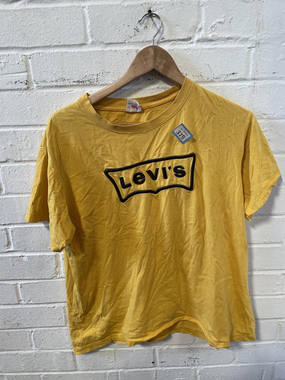 Levi's Levi's Yellow Logo T-Shirt XL Size US XL / EU 56 / 4 - 1 Thumbnail