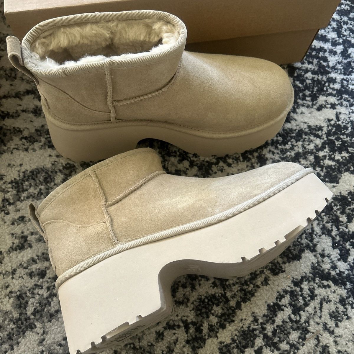 Ugg UGG Classic Ultra Mini New Heights Platform Boot MDSD Size US 10 / IT 40 - 5 Thumbnail