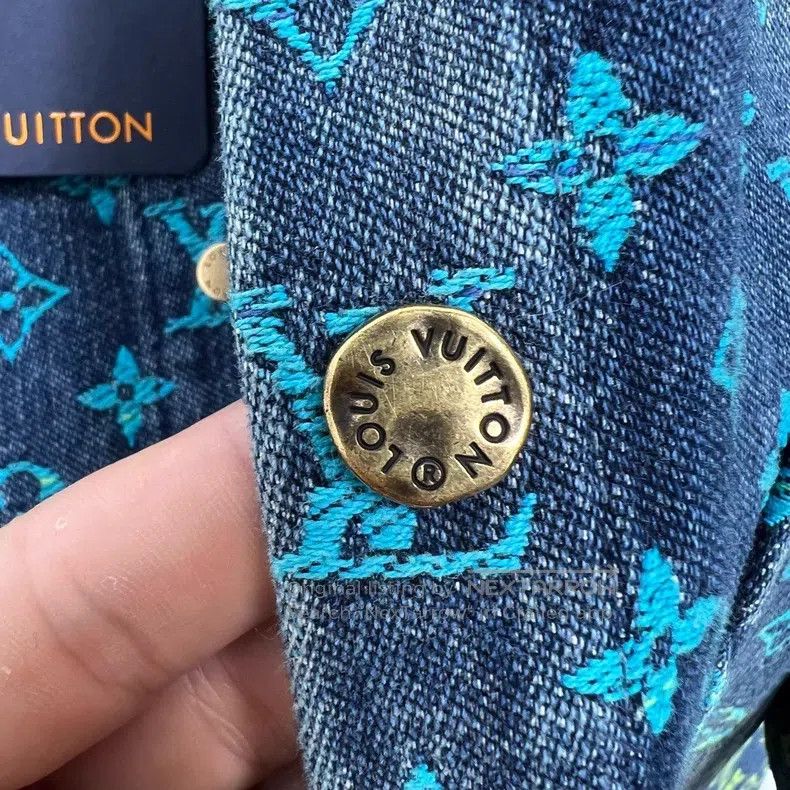 Louis Vuitton Louis Vuitton Logo Embroidered Gradient Denim Short Sleeve Size US XS / EU 42 / 0 - 4 Thumbnail