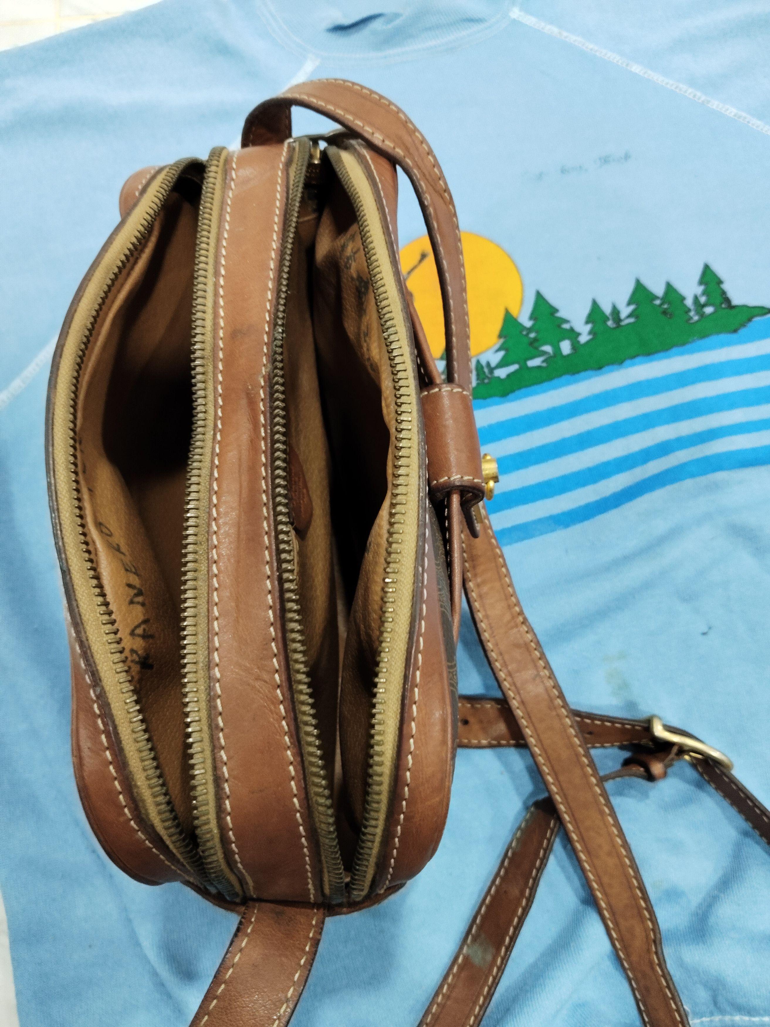 Celine × Vintage Vintage Celine Leather Crossbody Bag Size ONE SIZE - 10 Thumbnail