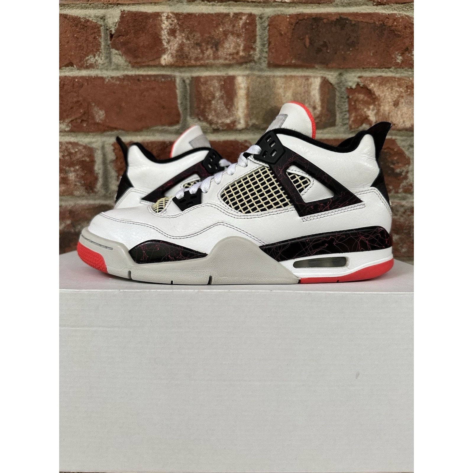 Jordan Brand Jordan 4 Retro Pale Citron GS - Size 7y Size US 7 / EU 40 - 1 Thumbnail
