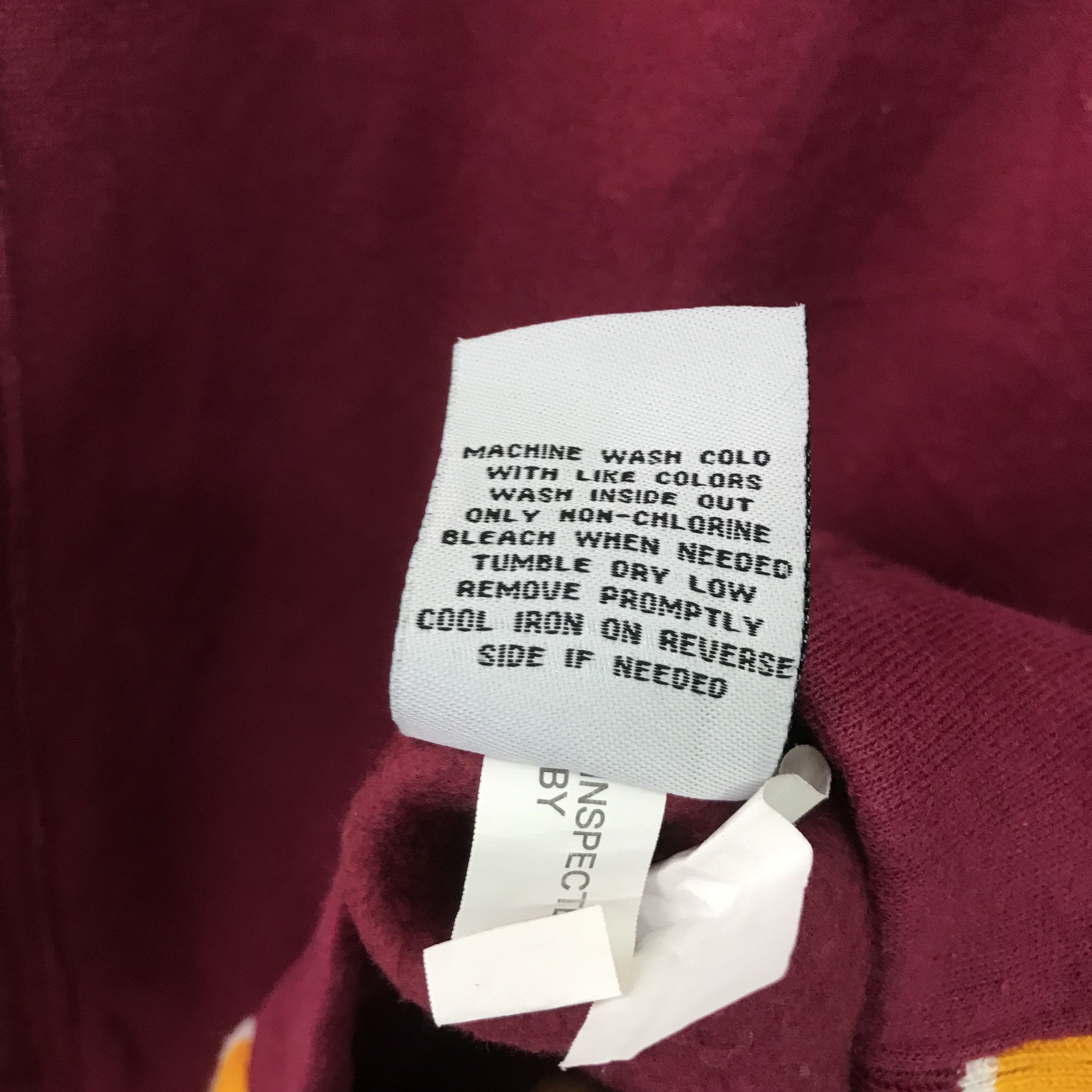 Vintage Vintage Y2K Cleveland Cavaliers Red Sweater - 538 Size US M / EU 48-50 / 2 - 9 Thumbnail