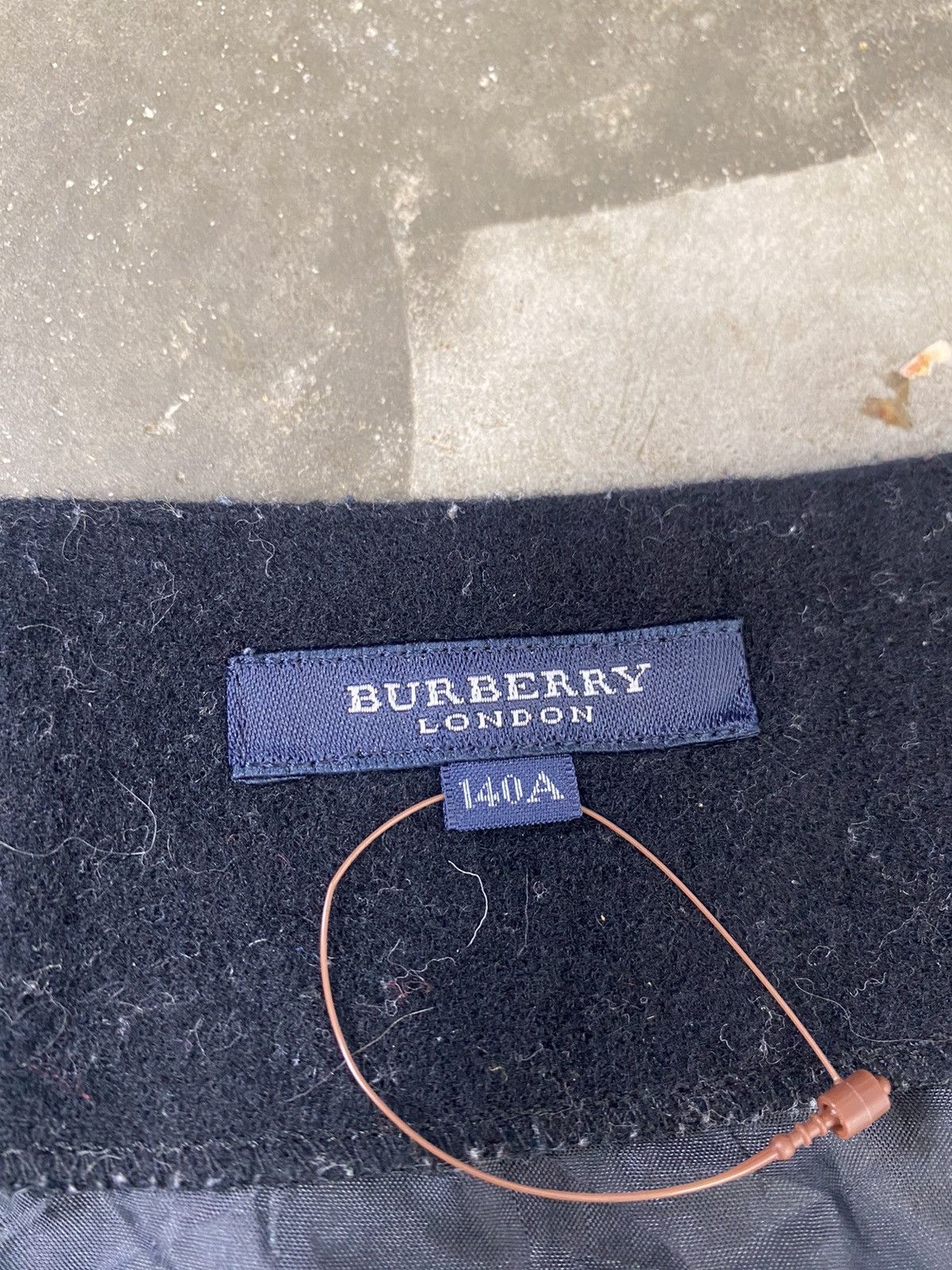 Burberry A11 Rare - Burberry London Wool Mini Skirt Size 24" / US 00 / IT 34 - 9 Thumbnail