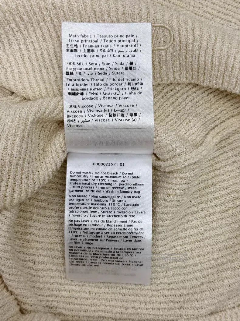 Valentino Valentino Long-sleeved knitwear Size XS / US 0-2 / IT 36-38 - 6 Thumbnail