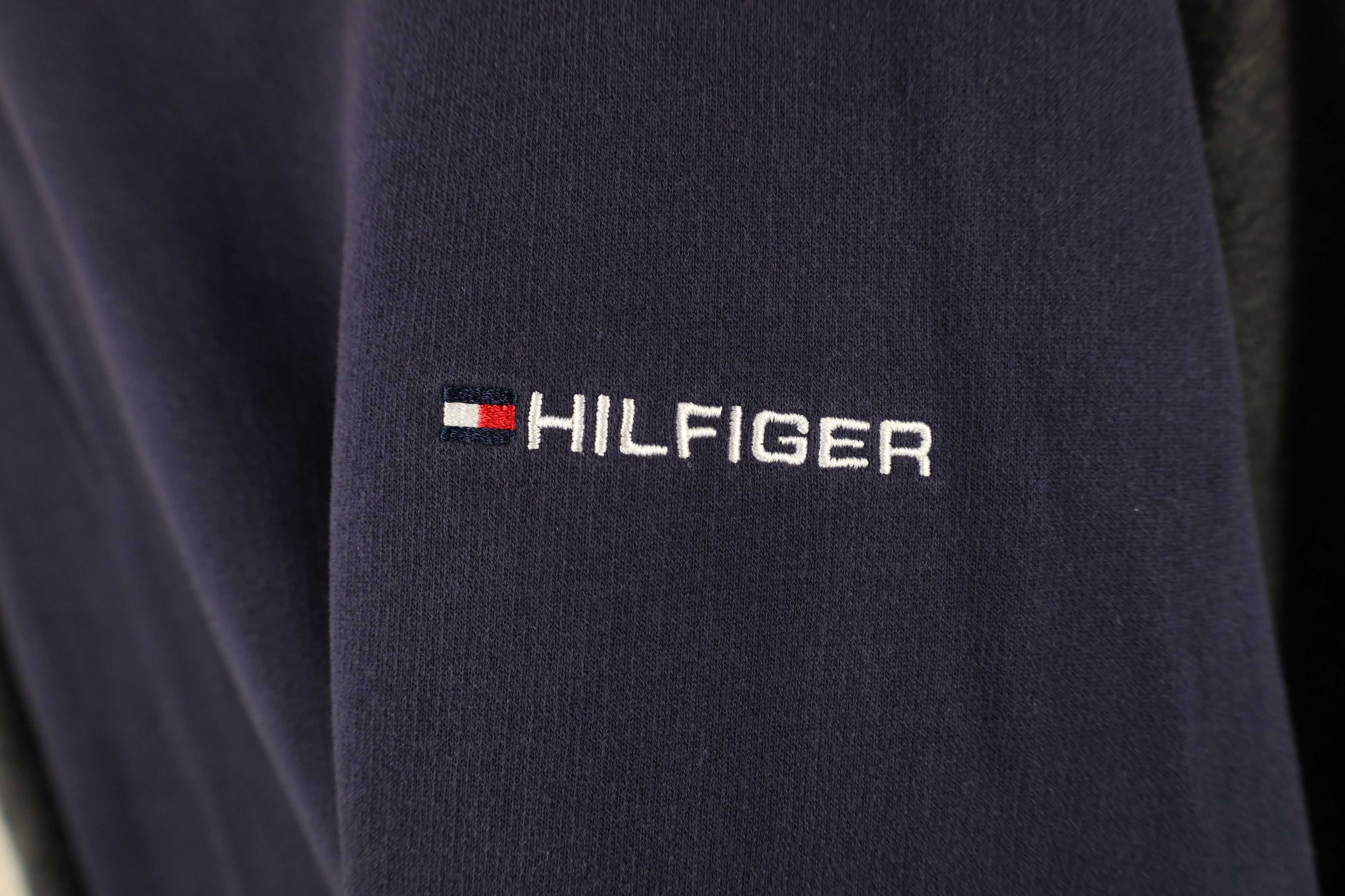 Tommy Hilfiger Vintage Tommy Hilfiger Spell Out Raglan Crewneck Sweatshirt Size US L / EU 52-54 / 3 - 4 Thumbnail