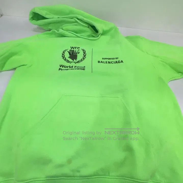 Balenciaga Balenciaga Logo Print Hooded Sweatshirt in Green. Size US XS / EU 42 / 0 - 5 Thumbnail