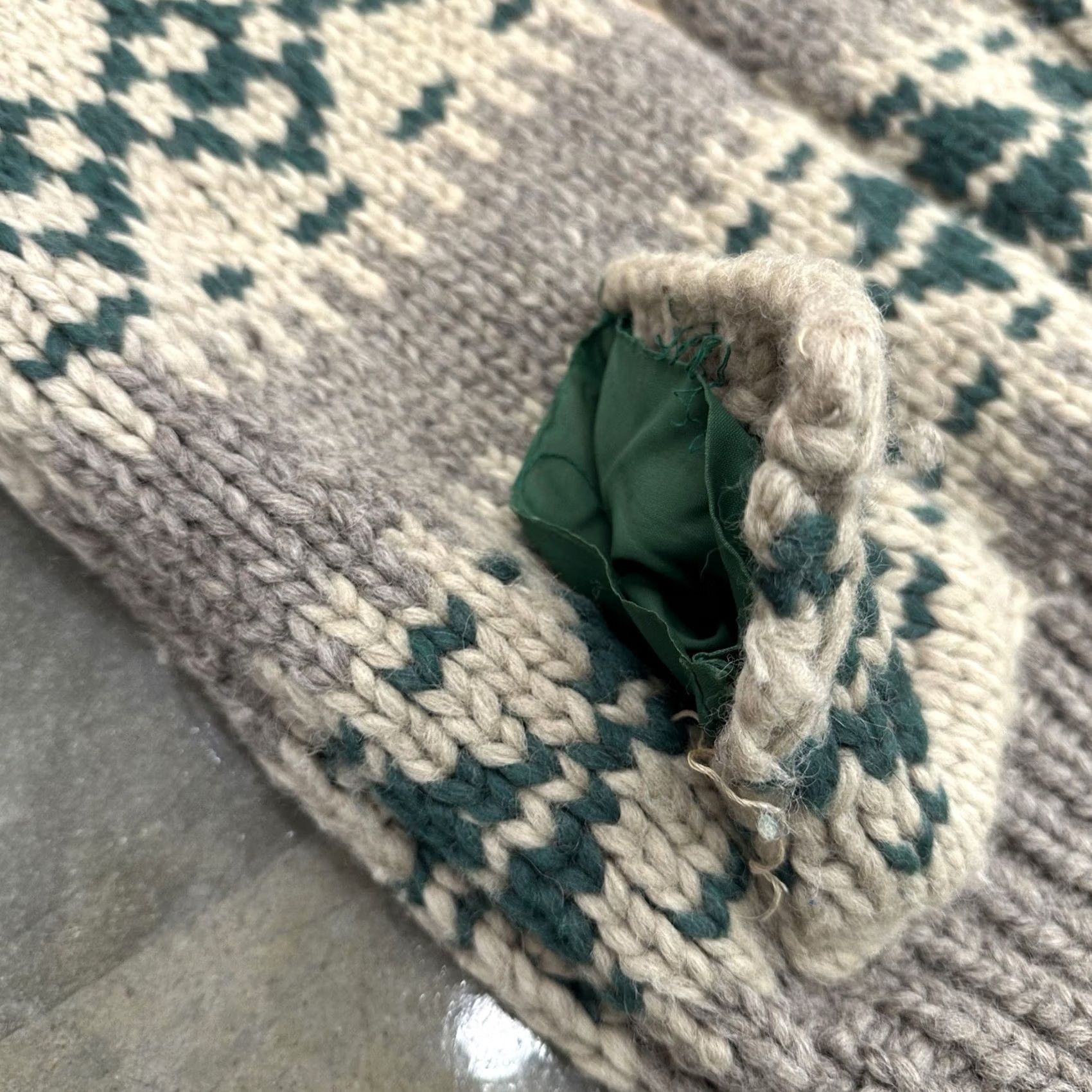 Vintage VINTAGE Green Gray Hand Knit Cowichan Zip Thick Knit Sweater M/L Men Size US M / EU 48-50 / 2 - 3 Thumbnail