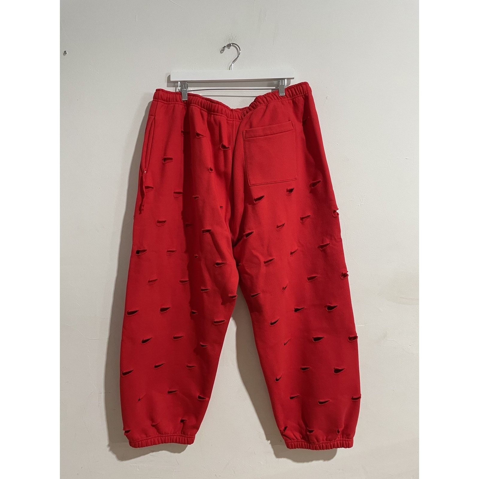 Jacquemus NIKE JACQUEMUS CUT OUT SWOOSH PANT RED SIZE XXL NEW Size US 38 / EU 54 - 2 Thumbnail