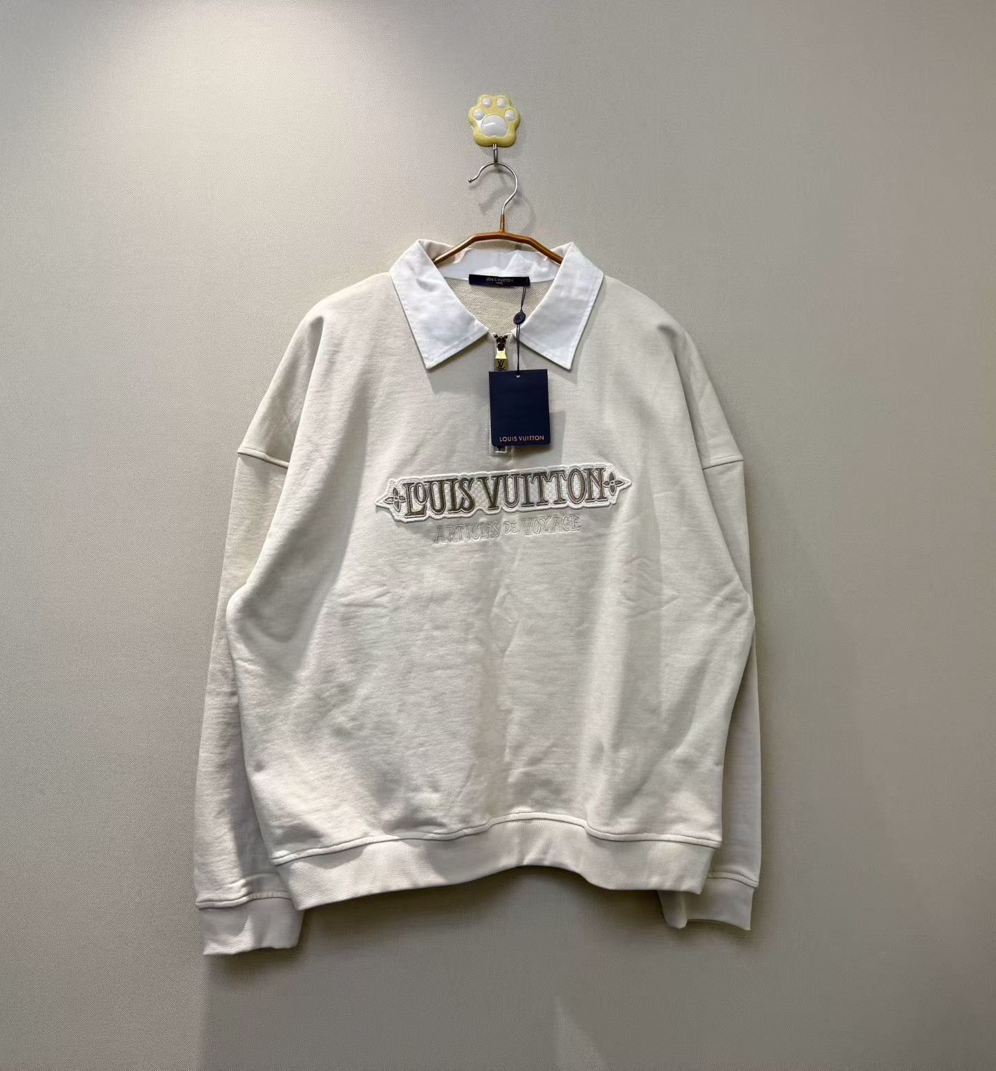 Louis Vuitton Louis Vuitton Beige Embroidered Logo Polo Sweatshirt Size US M / EU 48-50 / 2 - 1 Thumbnail