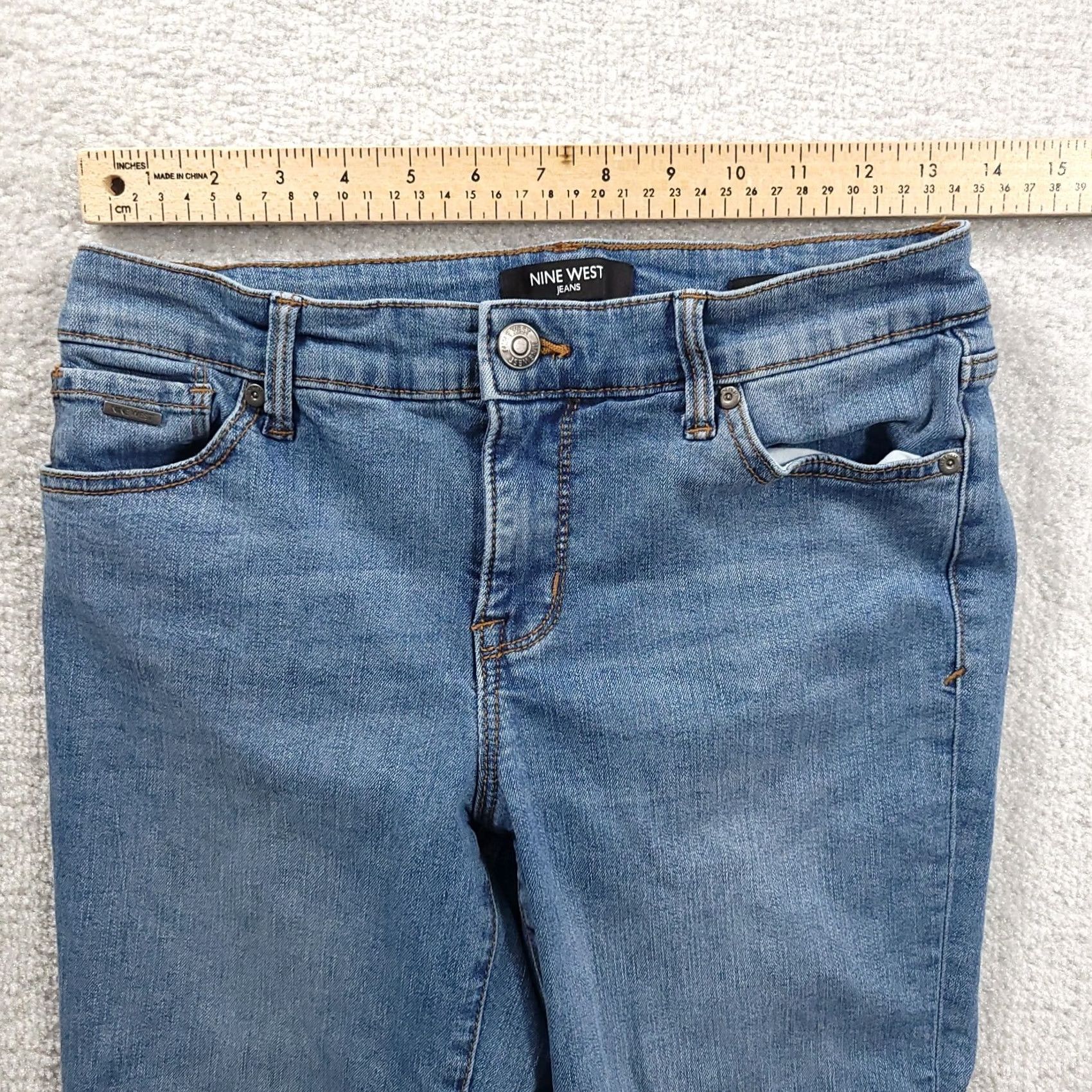 Nine West Nine West Jeans Christie Capri Womens 4 Tapered Stretch Low Rise Medium Wash Capri Jeans Women Regular Size 4 Blue Size 27" / US 4 / IT 40 - 3 Thumbnail