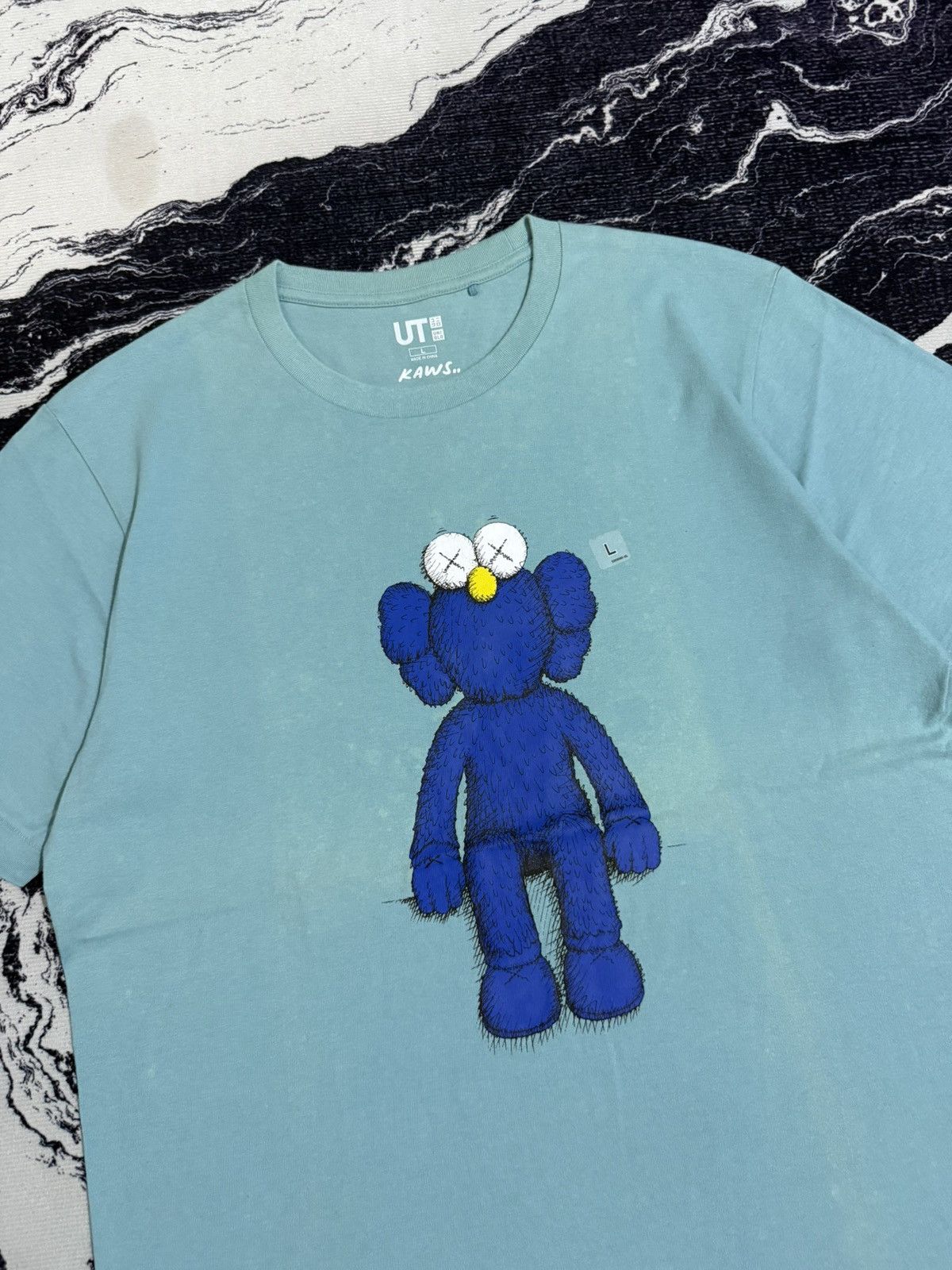 Kaws Uniqlo x kaws t shirt Size US S / EU 44-46 / 1 - 10 Thumbnail