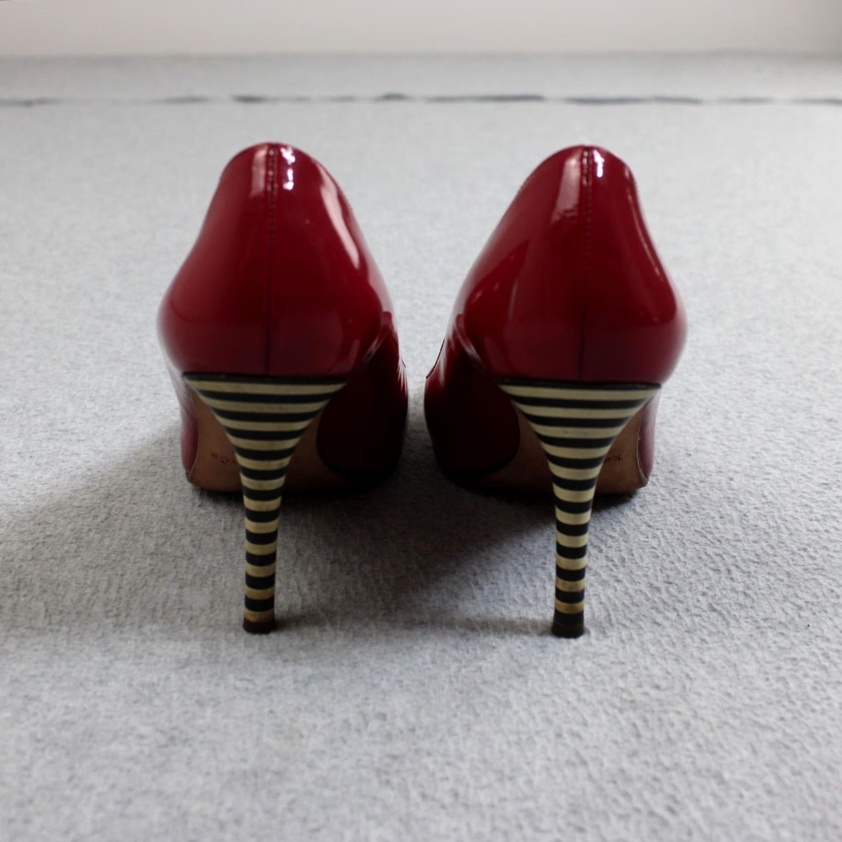 Vintage Kate Spade New York High Heels Red Patent Striped Pump Womens Size 9.5, 7.5, 9.5 EU, US Size US 10 / IT 40 - 6 Thumbnail
