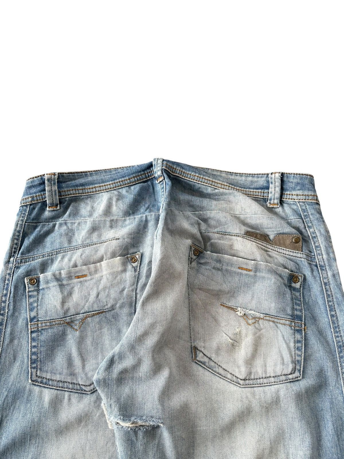 Diesel Vintage Diesel Faded Wash Distressed Ripped Jeans Size US 34 / EU 50 - 5 Thumbnail