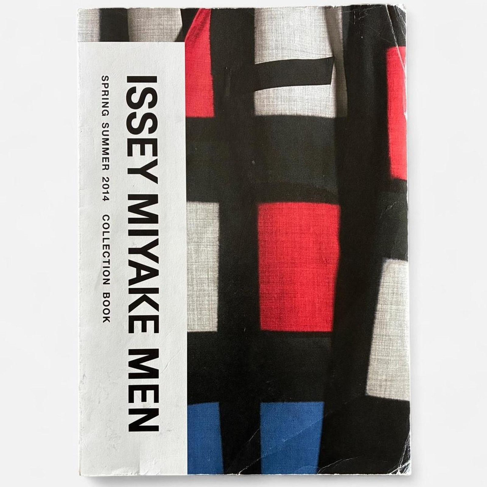 Homme Plisse Issey Miyake × Issey Miyake Issey Miyake Men Spring /Summer 2014 catalog lookbook Size ONE SIZE - 1 Thumbnail