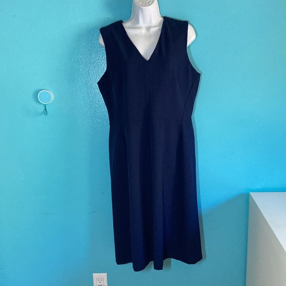 M.M. Lafleur Navy Sheath V-Neck Dress Size 16 fits L / XL Kn