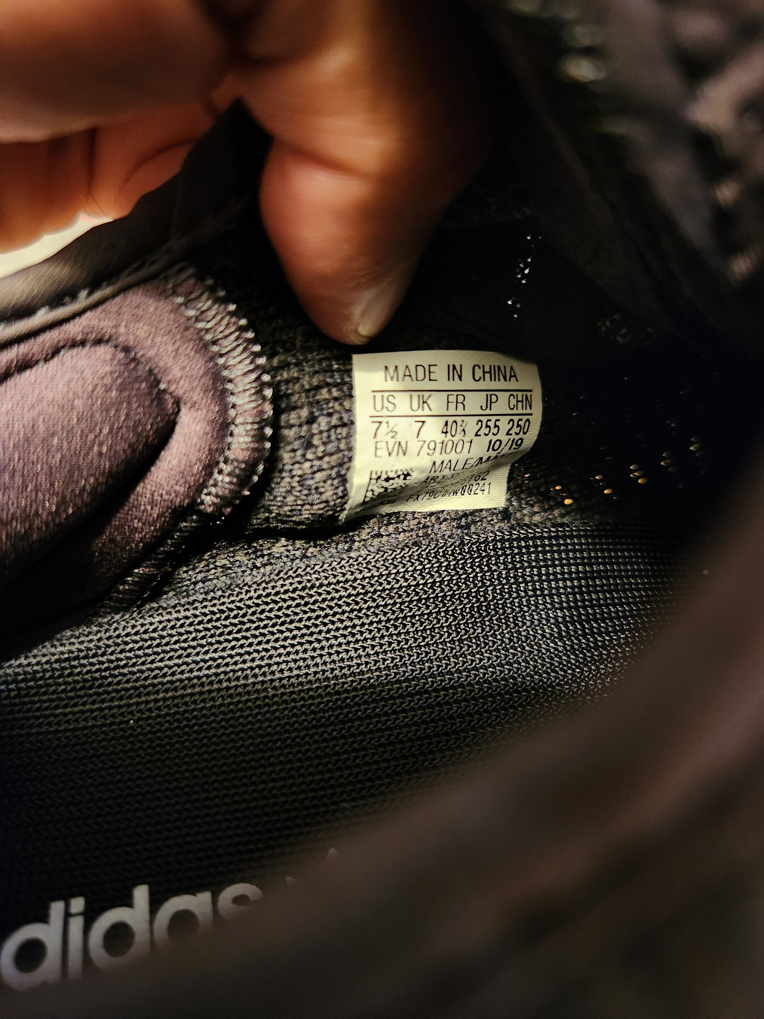 Yeezy v2 350 triple black non reflective