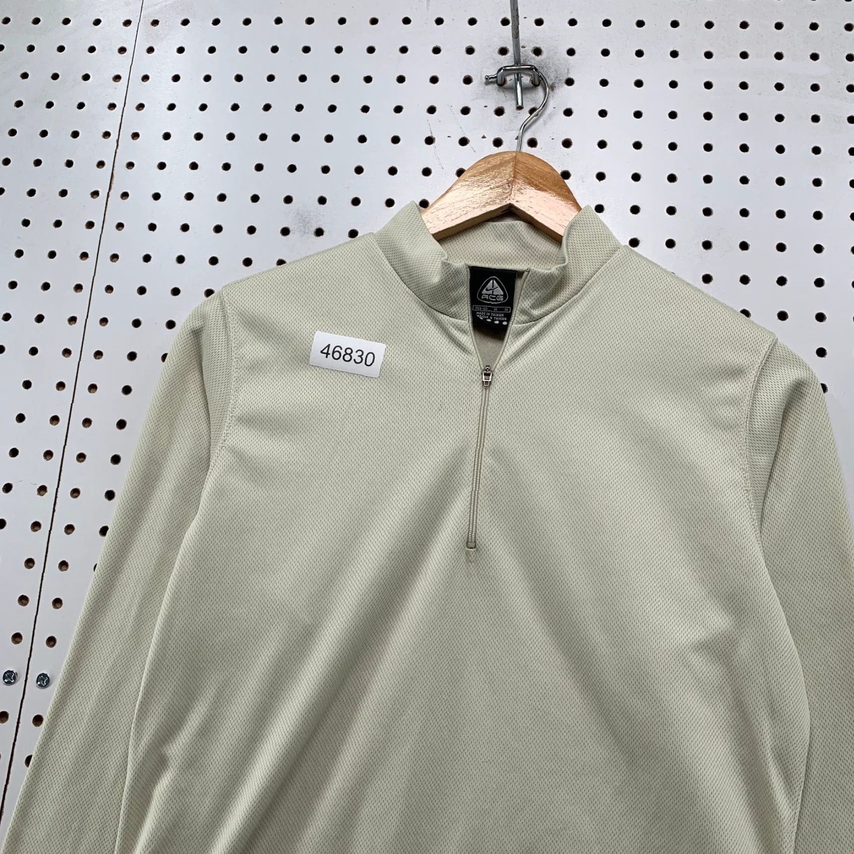 Nike VINTAGE Nike ACG Pullover Women Medium Mock Neck 1/4 Zip Beige Performance Size M / US 6-8 / IT 42-44 - 7 Thumbnail