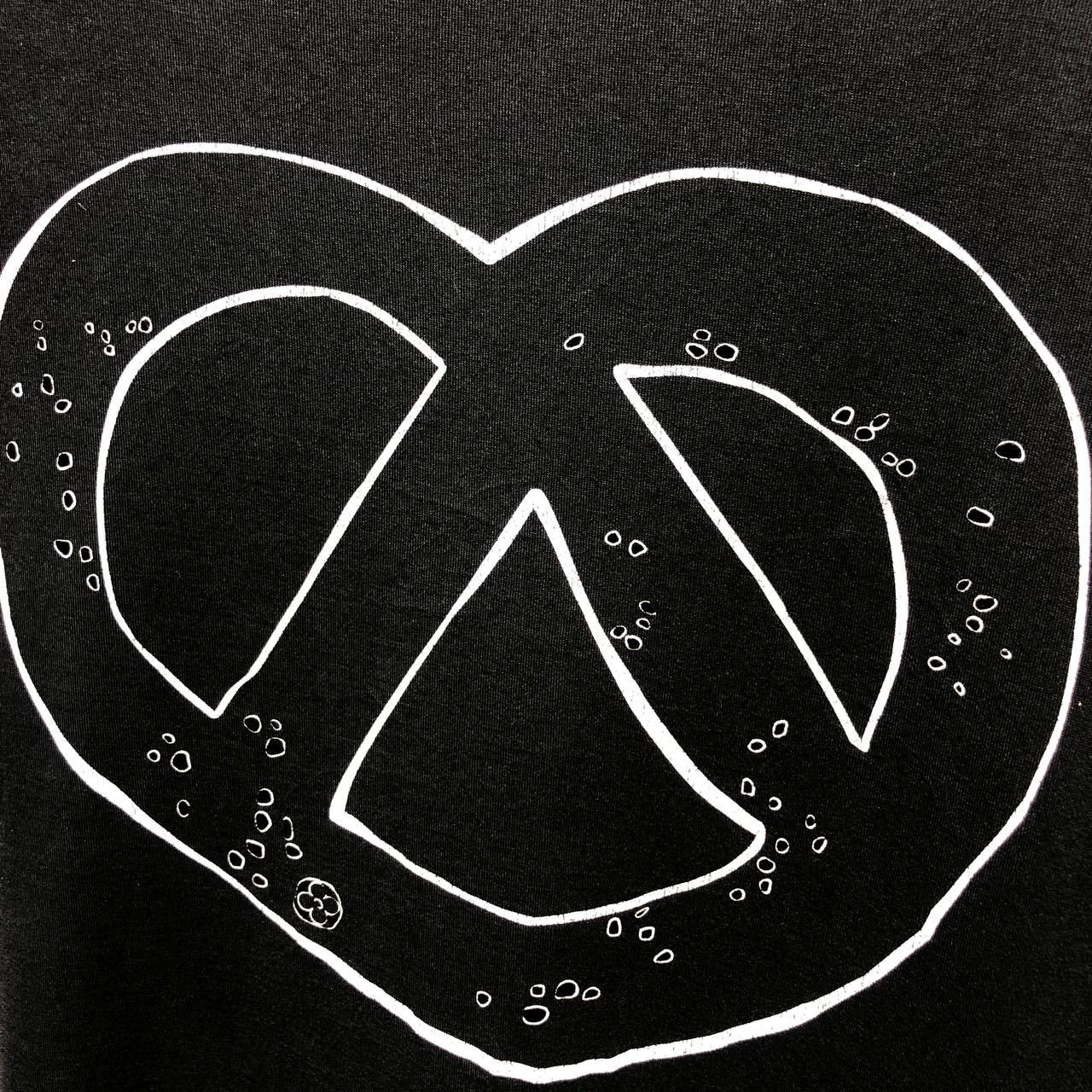 Louis Vuitton Louis Vuitton Pretzel Tee Size US L / EU 52-54 / 3 - 3 Thumbnail