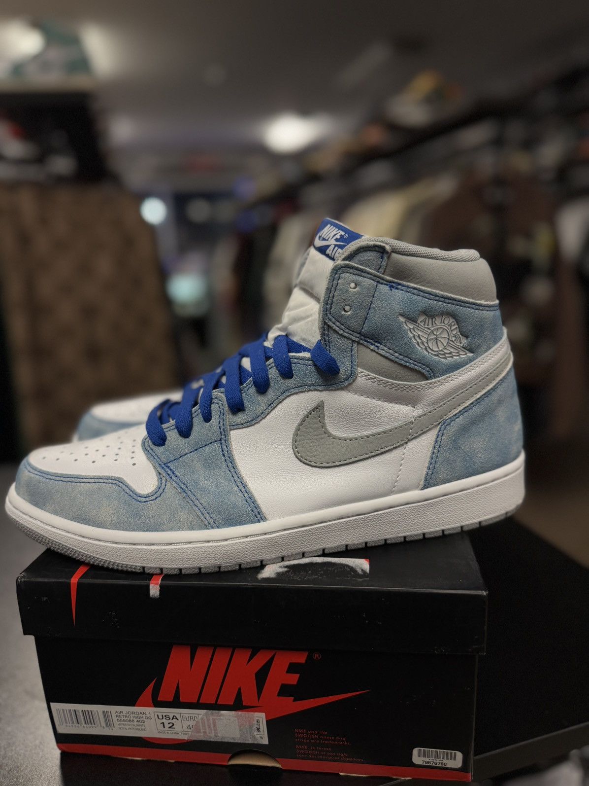 Jordan Brand × Nike Jordan 1 Hyper Royal Blue Size 12 W/ BOX (555088-402) Size US 12 / EU 45 - 18 Thumbnail