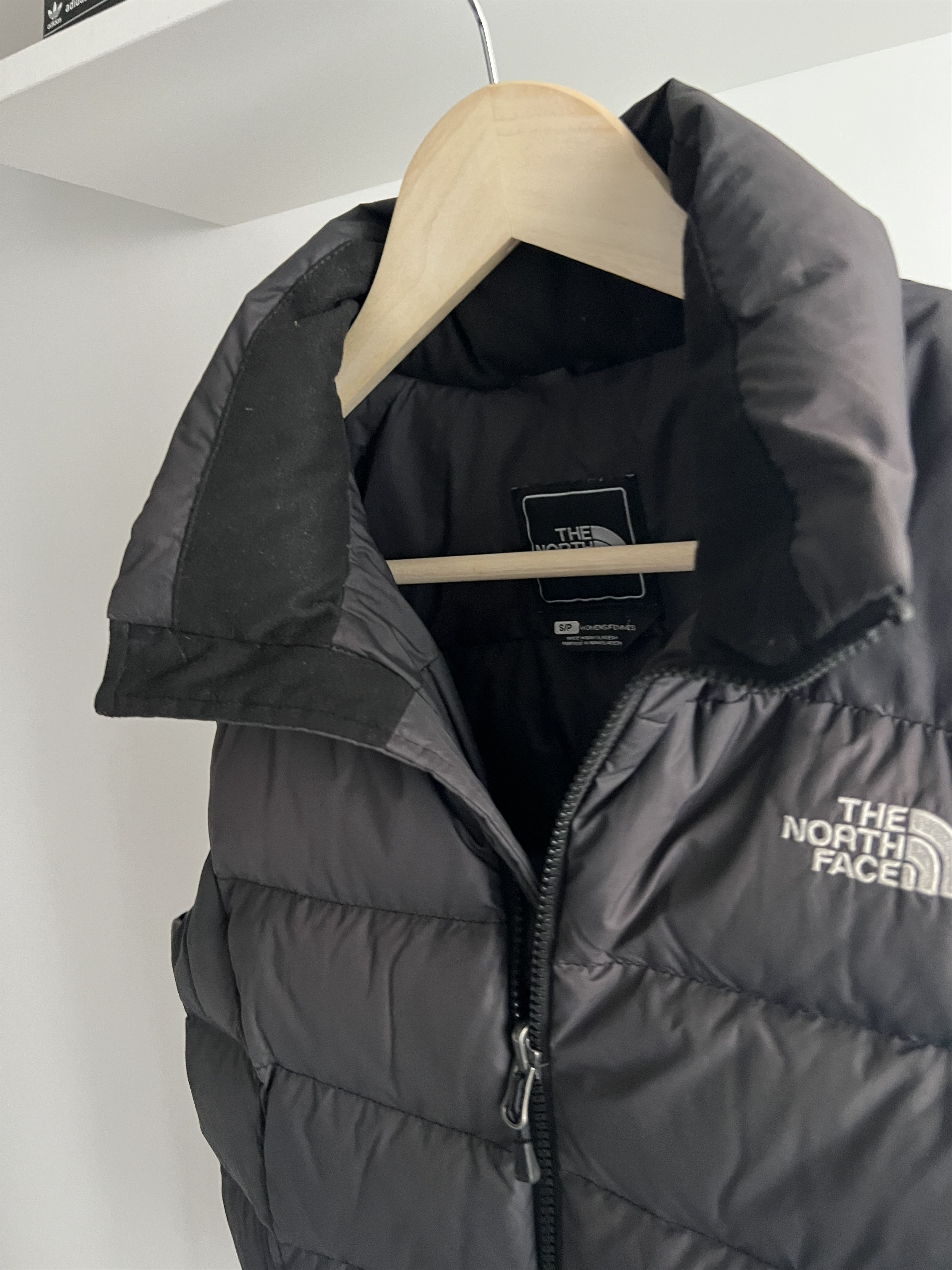 The North Face × Vintage THE NORTH FACE Women’s Large Black Nuptse 700 Down Vest Size S / US 4 / IT 40 - 8 Thumbnail