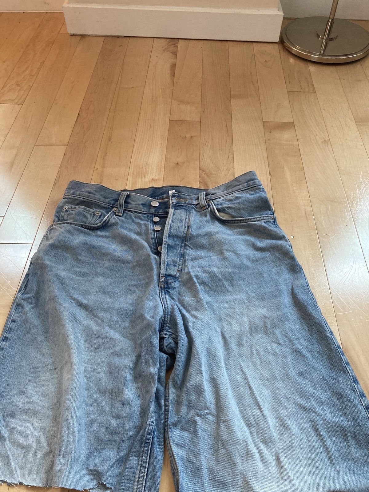 Weekday Custom Weekday Astro Cutoff Jorts Size US 31 - 1 Thumbnail