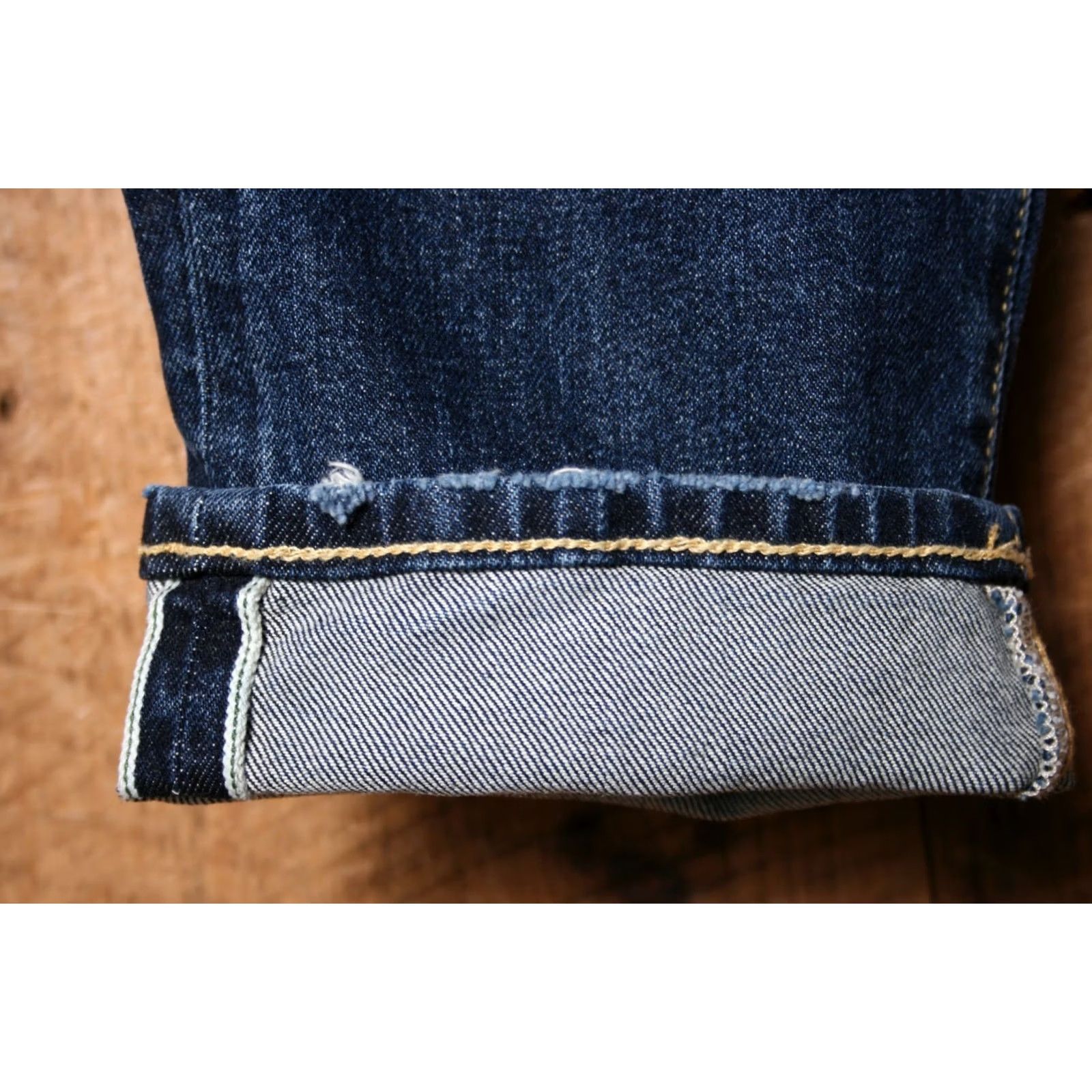 American Eagle Outfitters AE77 Athletic Skinny Stretch Selvedge Denim Blue Jeans 34x32 Regular Mens Athletic Fit Jeans Blue 34x32 - 31 Inseam Size US 33 - 7 Thumbnail