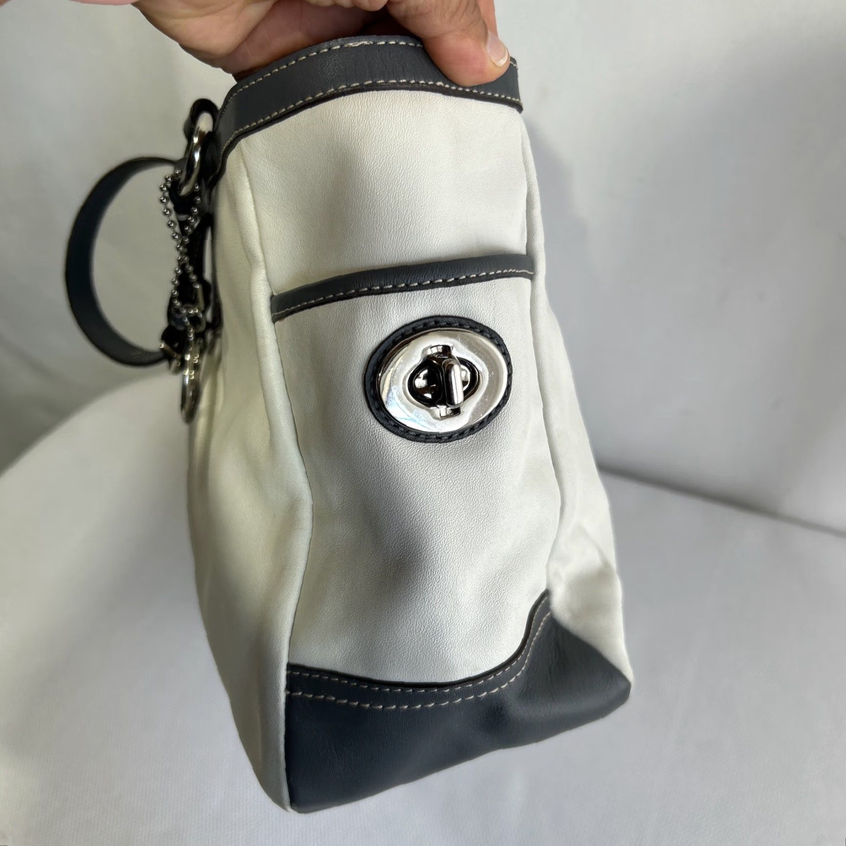 Coach Coach East West Gallery Tote Bag Leather Pleated Purse Gray White Two Tone Handbag Women Medium Size ONE SIZE - 7 Thumbnail