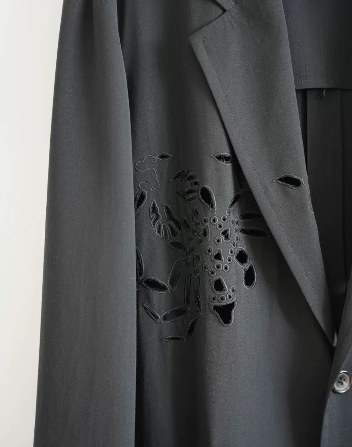 Yohji Yamamoto Yohji Yamamoto 96ss Flower and Junior Crab Cutout Suit Size US M / EU 48-50 / 2 - 3 Thumbnail