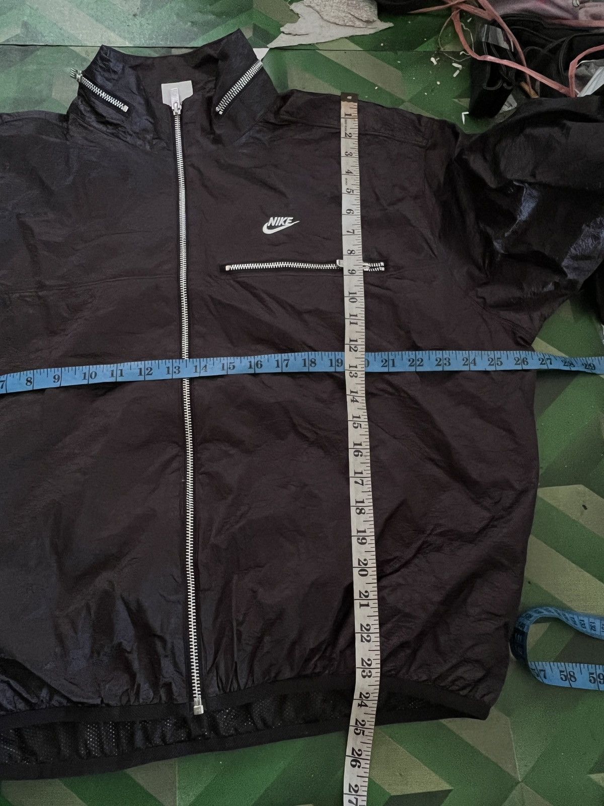 Nike Men’s Nike Solid Color Stand Collar Zipper Sport Black Jacke Size US L / EU 52-54 / 3 - 8 Thumbnail