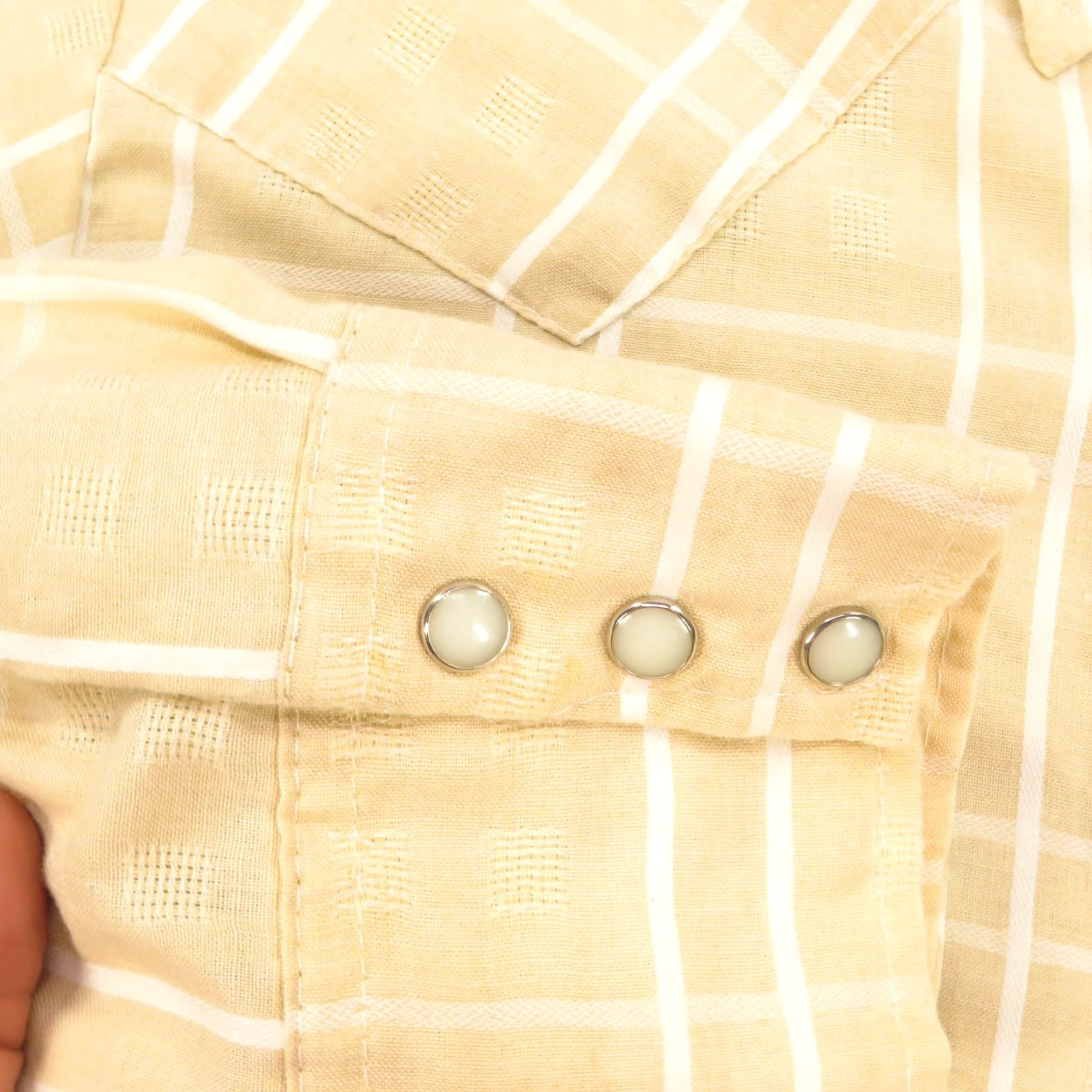Vintage VINTAGE Key Western Pearl Snap Shirt Mens Large 15.5 Beige Plaid Check 70s USA Shirt Mens L Beige Plaid Western Cowboy Button-Up Snap Pocket Size US L / EU 52-54 / 3 - 4 Thumbnail