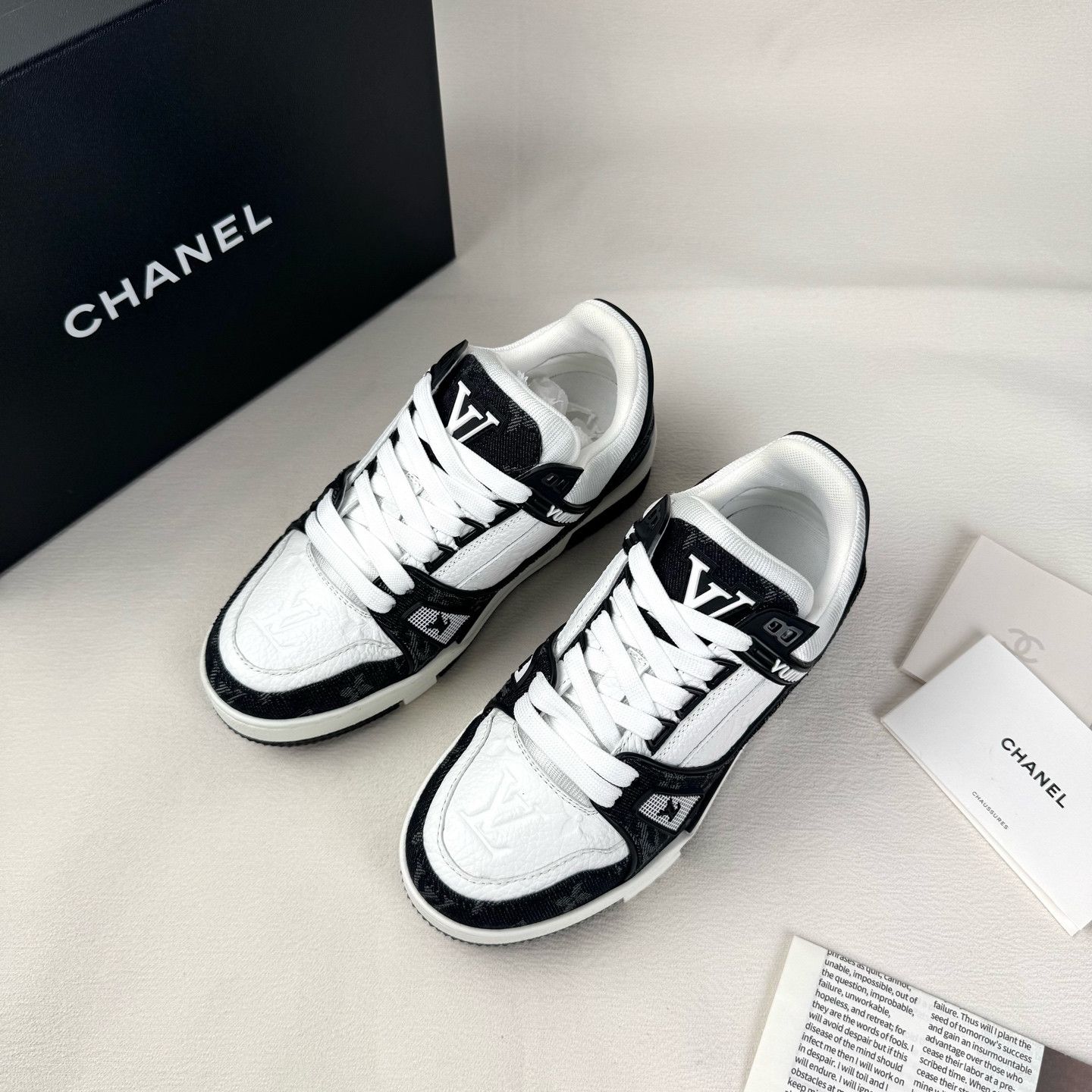 Louis Vuitton Louis Vuitton Trainer Low-Top Sneakers Size 34.5 Size US 4.5 / IT 34.5 - 1 Thumbnail