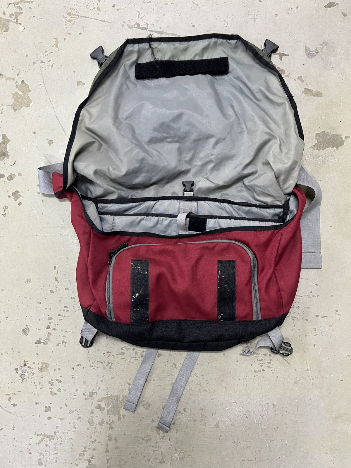 L.L. Bean L.L. Bean Hike Tactical Messenger Crossbody Gorpcore Bag Size ONE SIZE - 9 Thumbnail