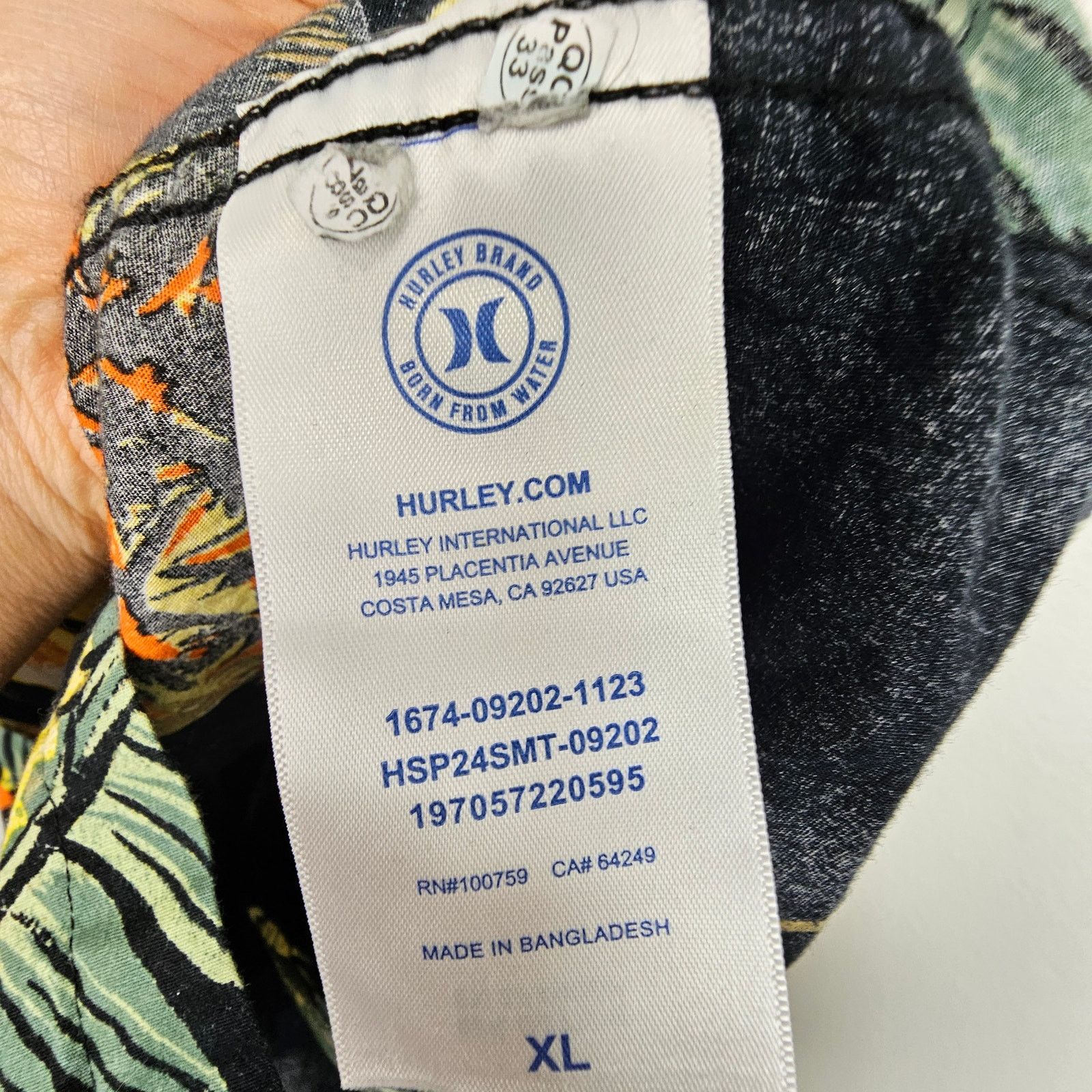 Hurley Hurley Mens Tropical Hawaiian Shirt Toucan Pineapple Print Size US XL / EU 56 / 4 - 7 Thumbnail