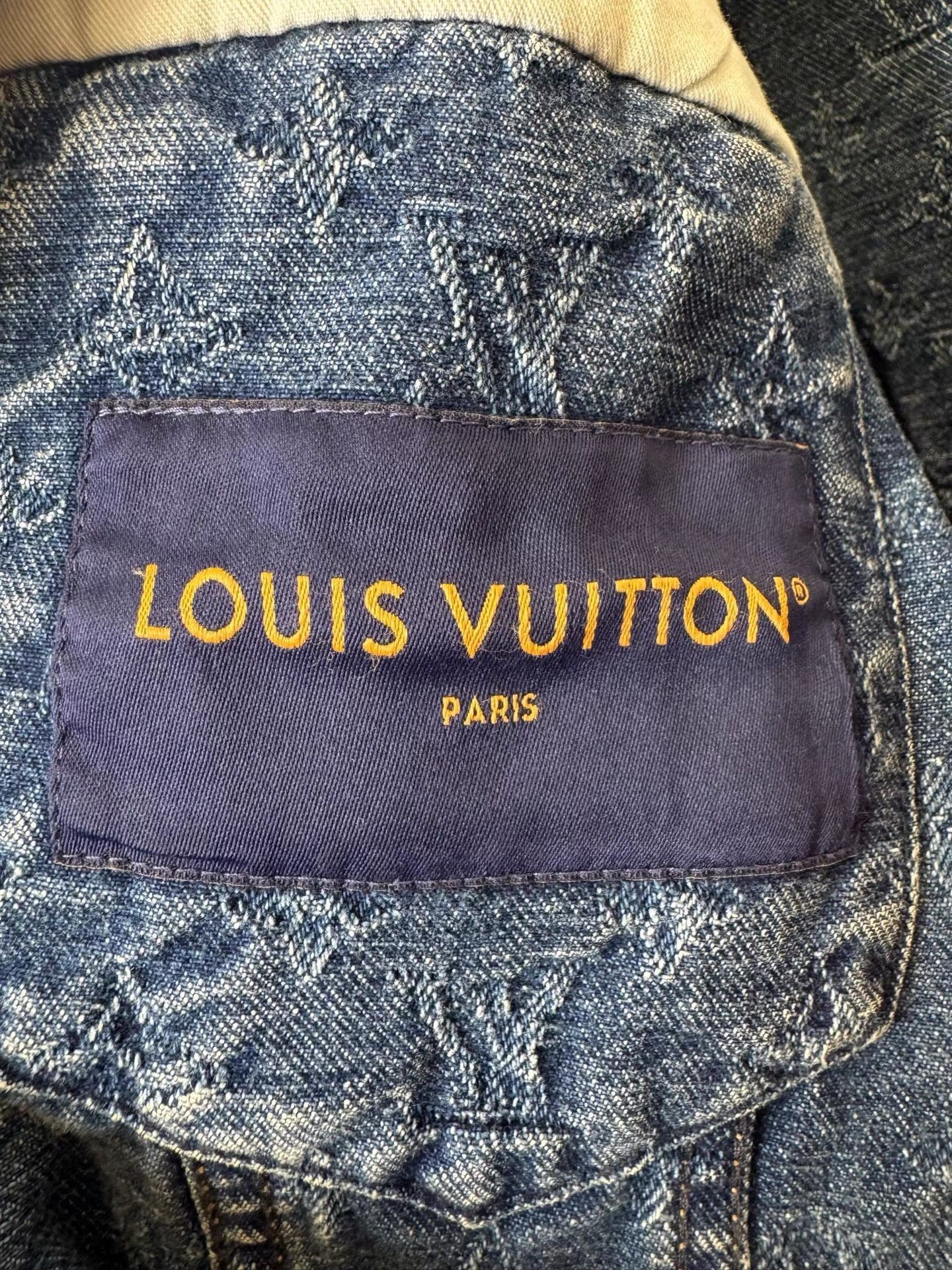 Louis Vuitton Louis Vuitton SS25 Monogram Pearl Button Denim Jacket K36 Size US S / EU 44-46 / 1 - 3 Thumbnail