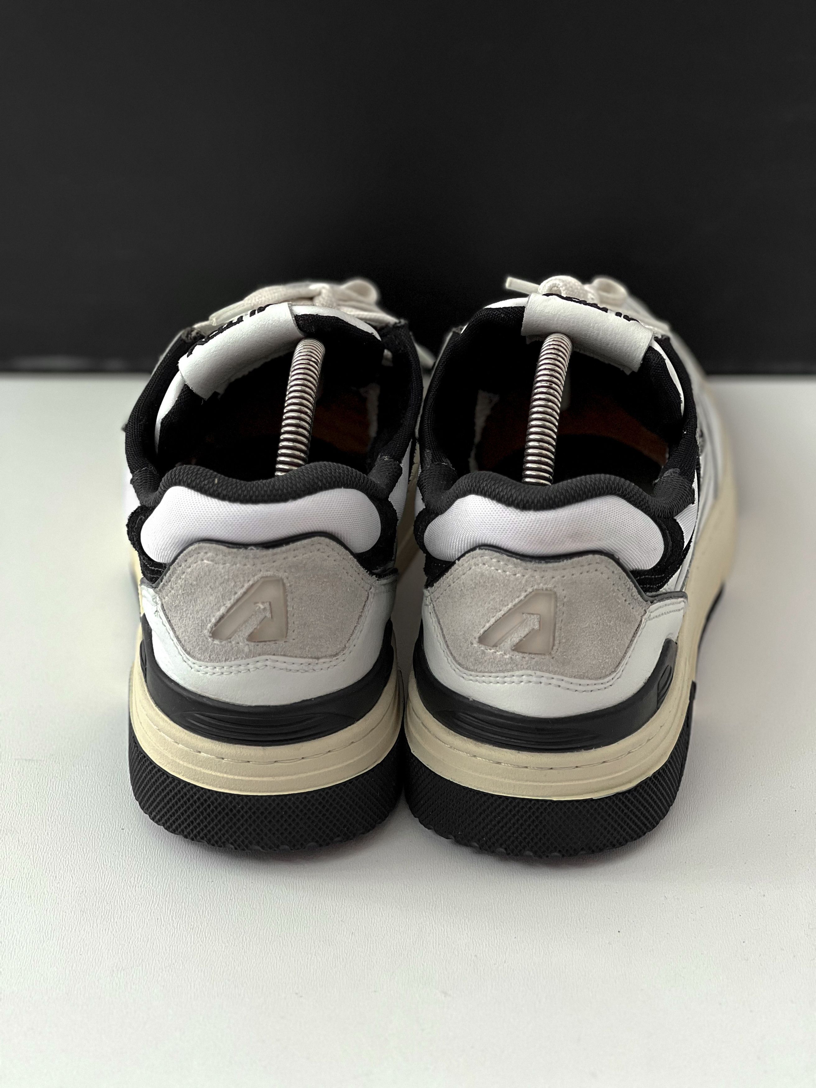 AUTRY × Designer Autry Medalist leather shoes Size US 9 / EU 42 - 8 Thumbnail